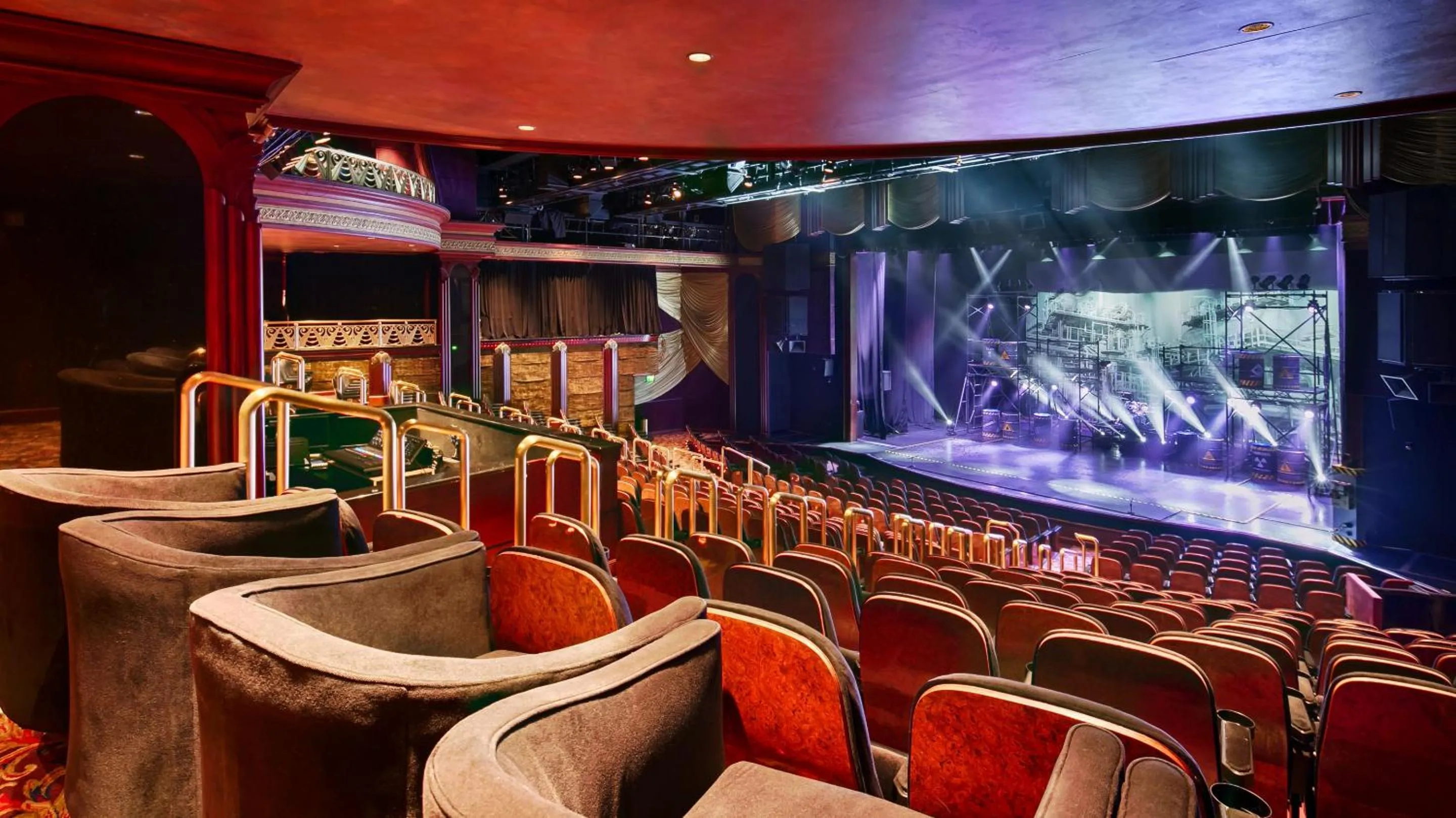 Evening entertainment in Eldorado Reno, A Caesars Destination