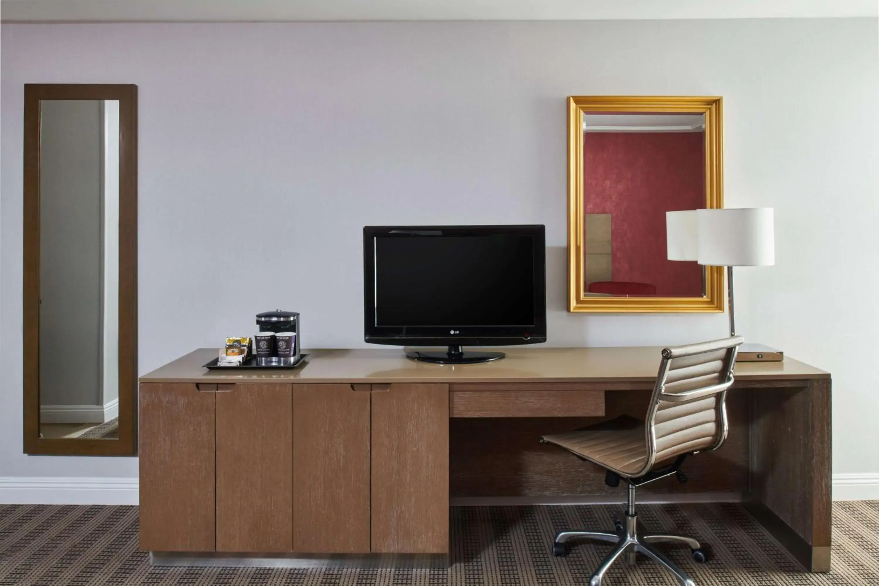 Bedroom in DoubleTree by Hilton Torrance - South Bay Bedroom in DoubleTree by Hilton Torrance - South Bay