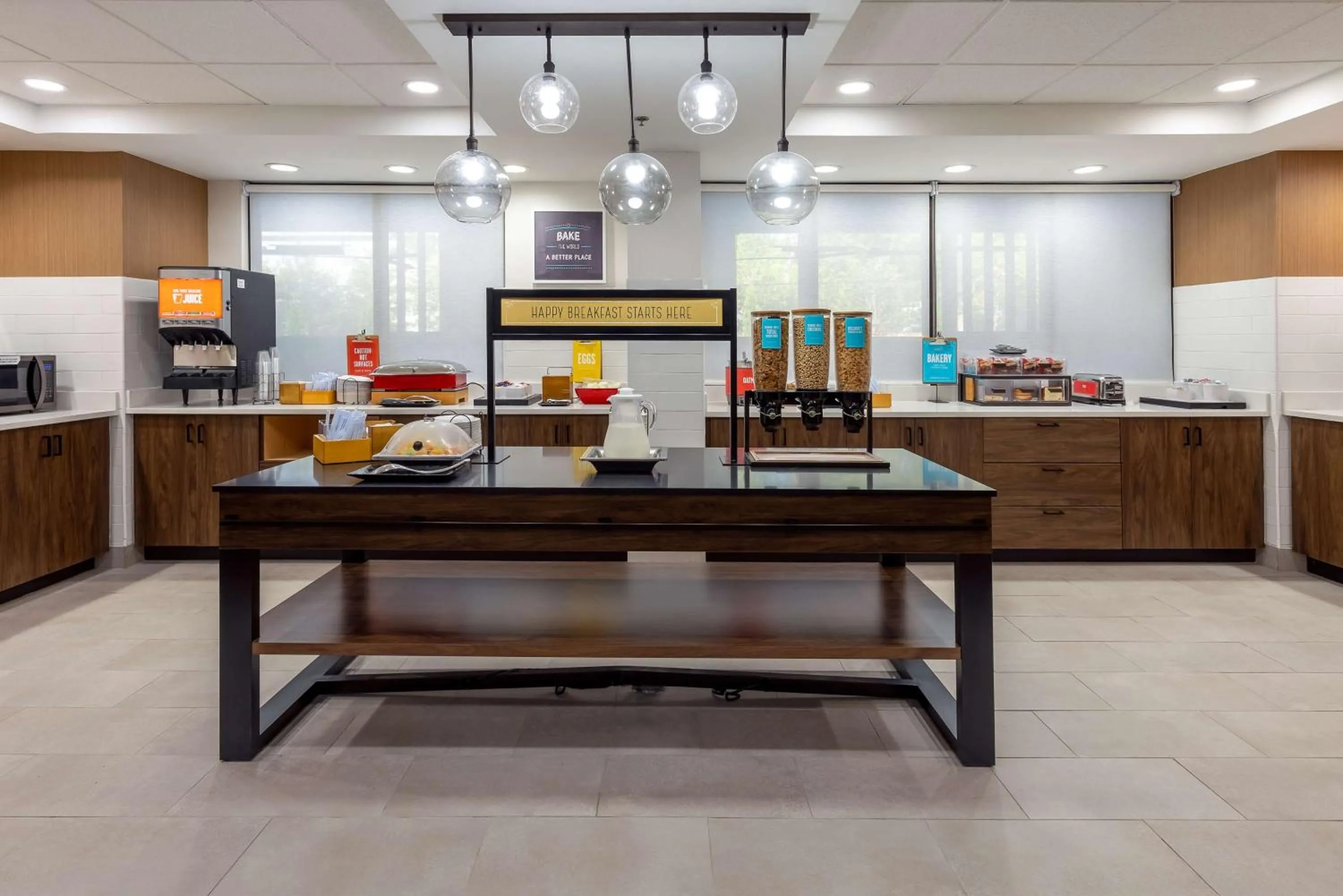 Breakfast in Hampton Inn & Suites Alpharetta Roswell