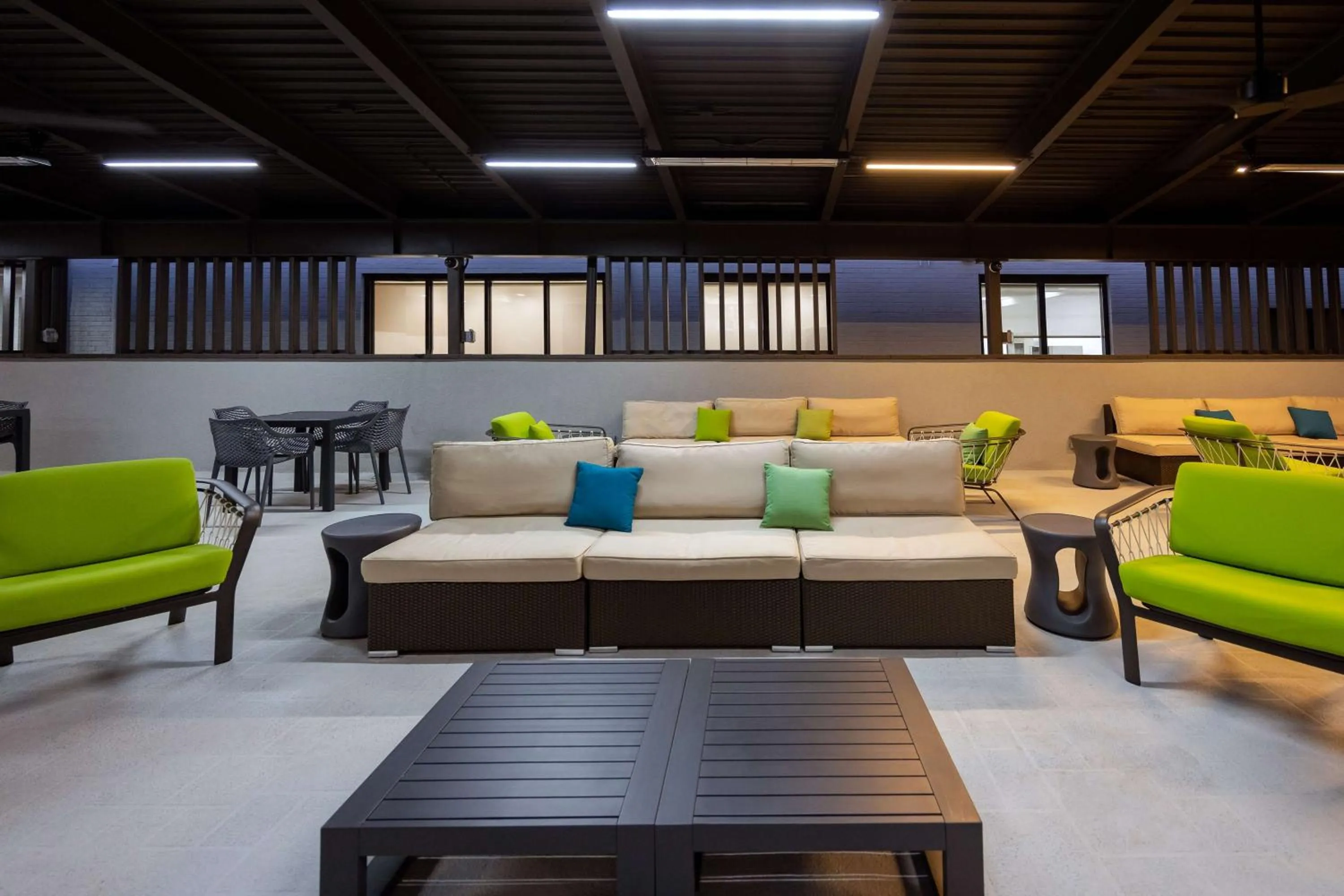 Patio in Hampton Inn & Suites Alpharetta Roswell