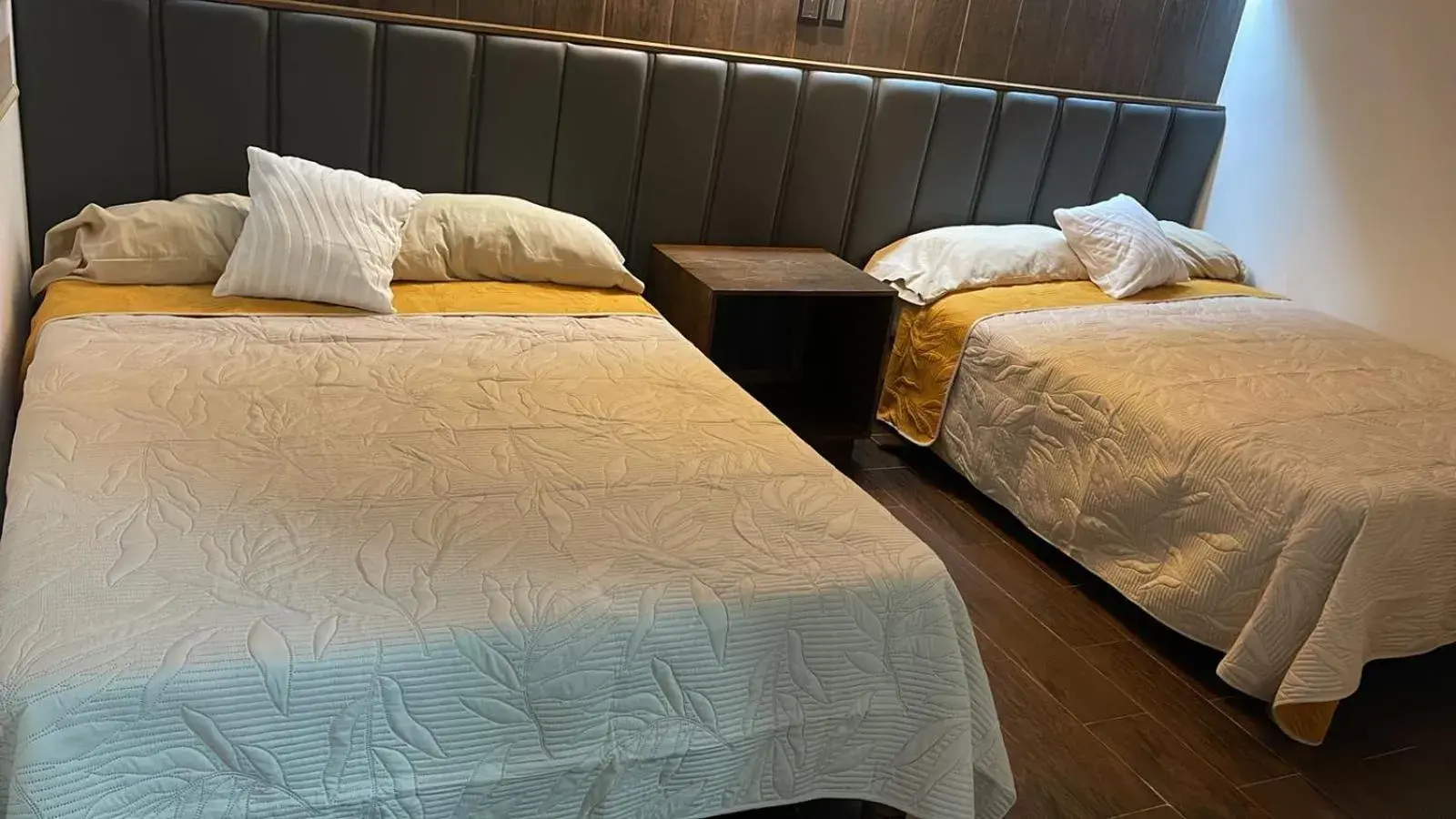 Deluxe Double Room with Two Double Beds in Hotel Santa Cruz Deluxe Double Room with Two Double Beds in Hotel Santa Cruz