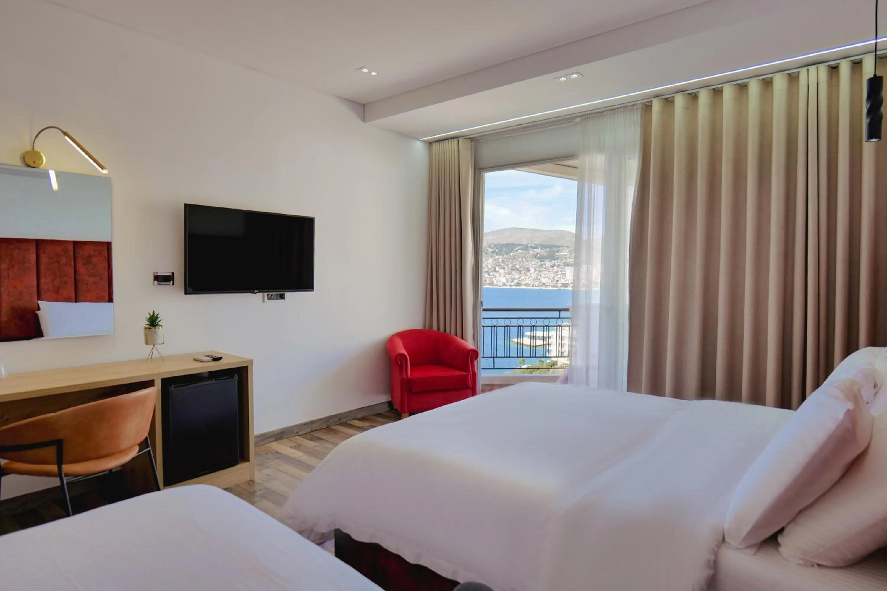 Communal lounge/ TV room, Bed in Asi Rooftop Hotel