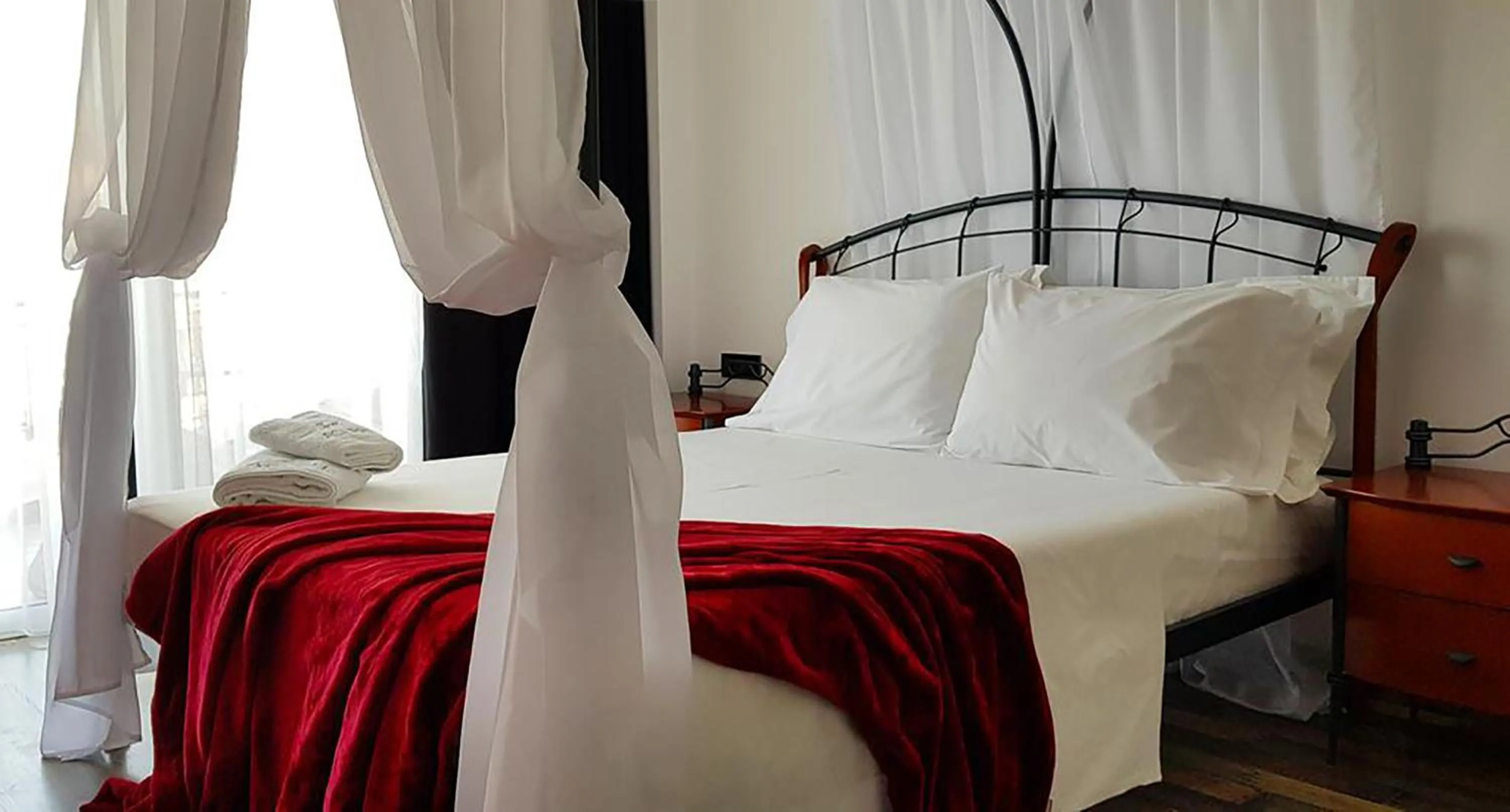 Restaurant/places to eat, Bed in Asi Rooftop Hotel