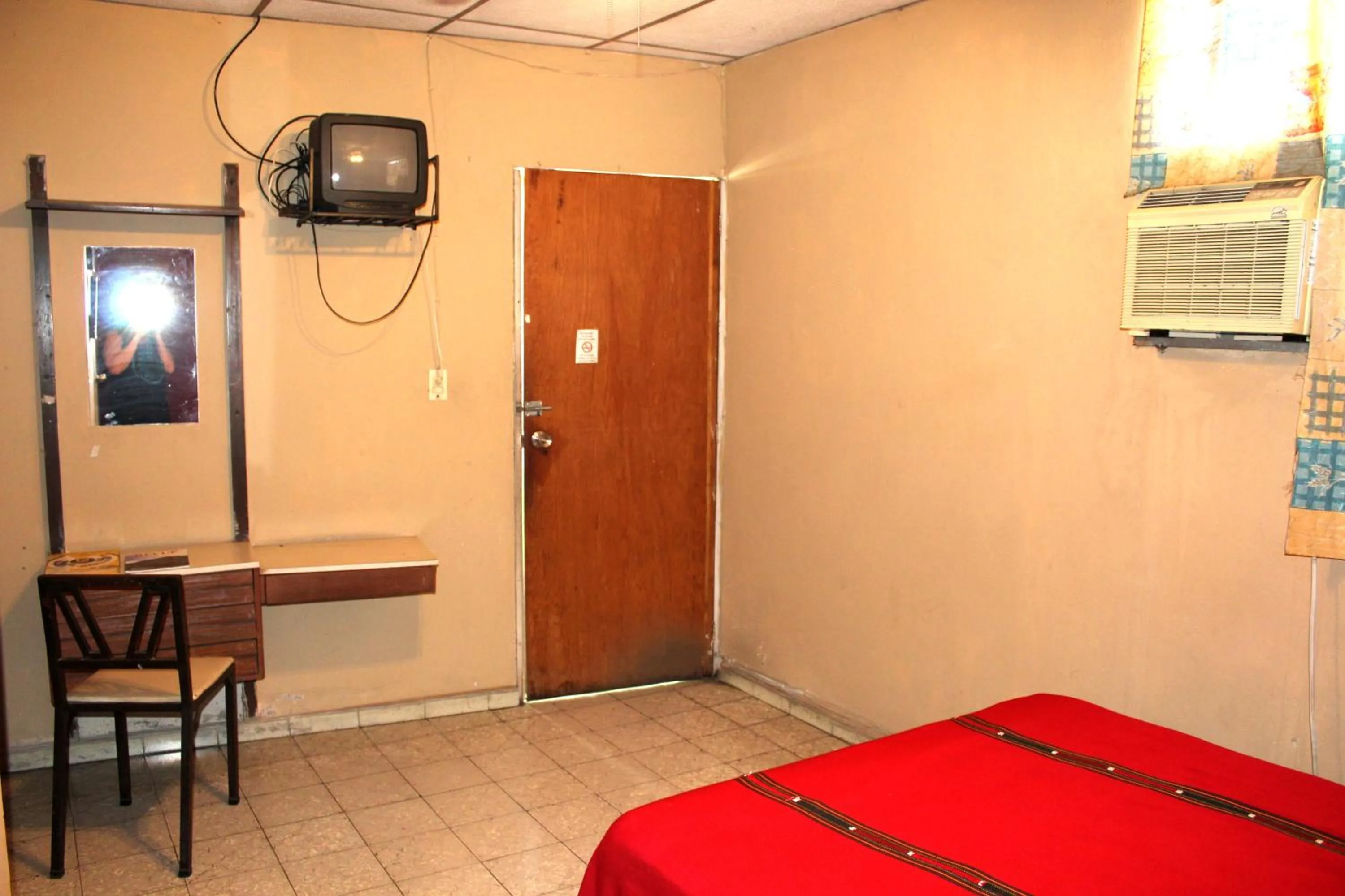 Photo of the whole room, Bed in Ximenas Guest House