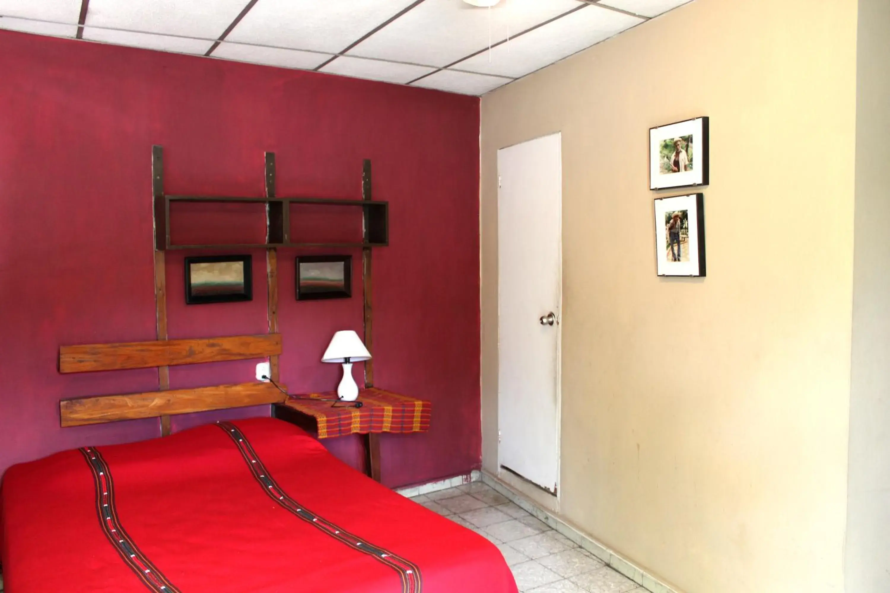 Double Room with Air Conditioning in Ximenas Guest House Double Room with Air Conditioning in Ximenas Guest House