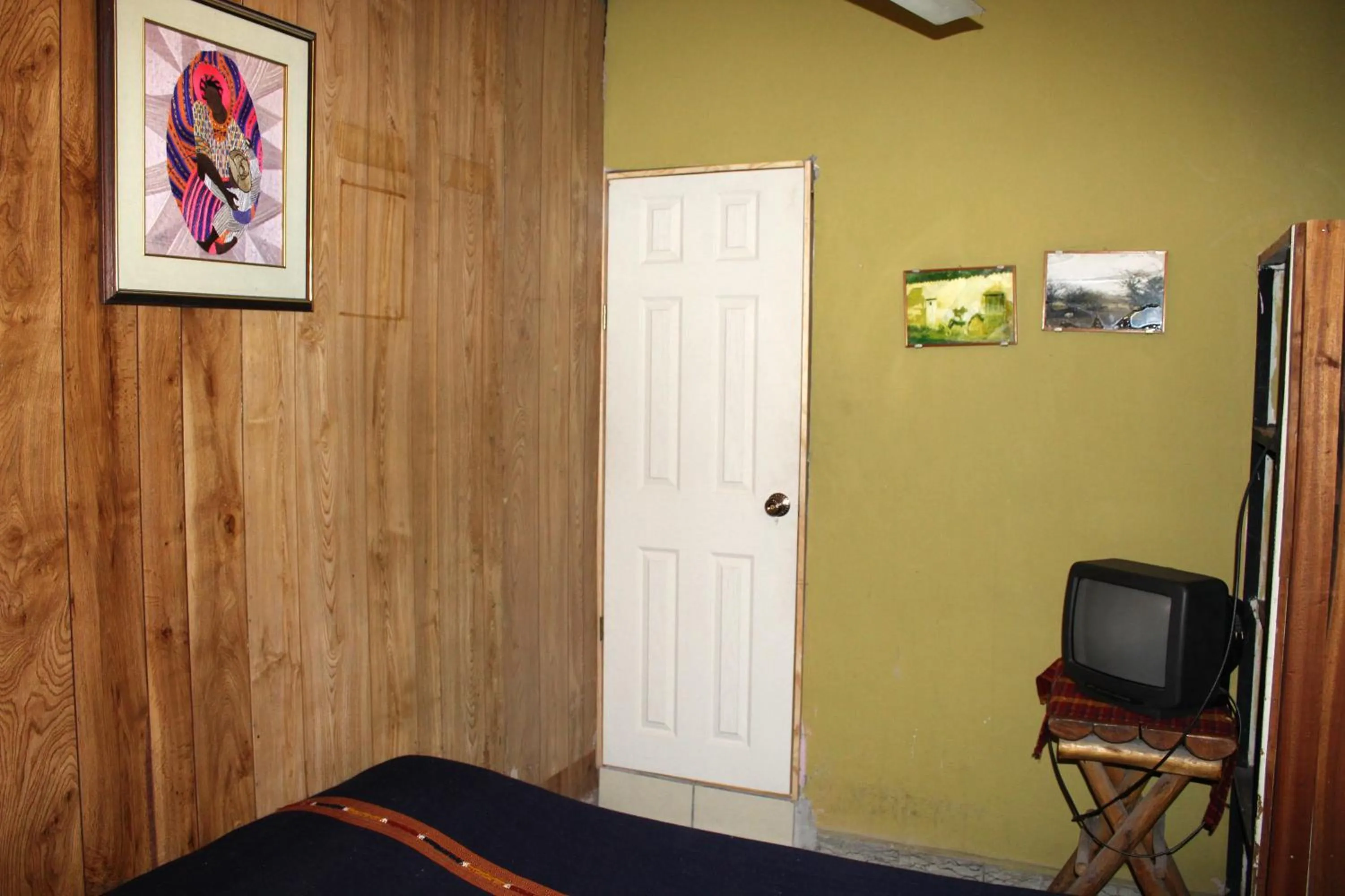 Photo of the whole room in Ximenas Guest House