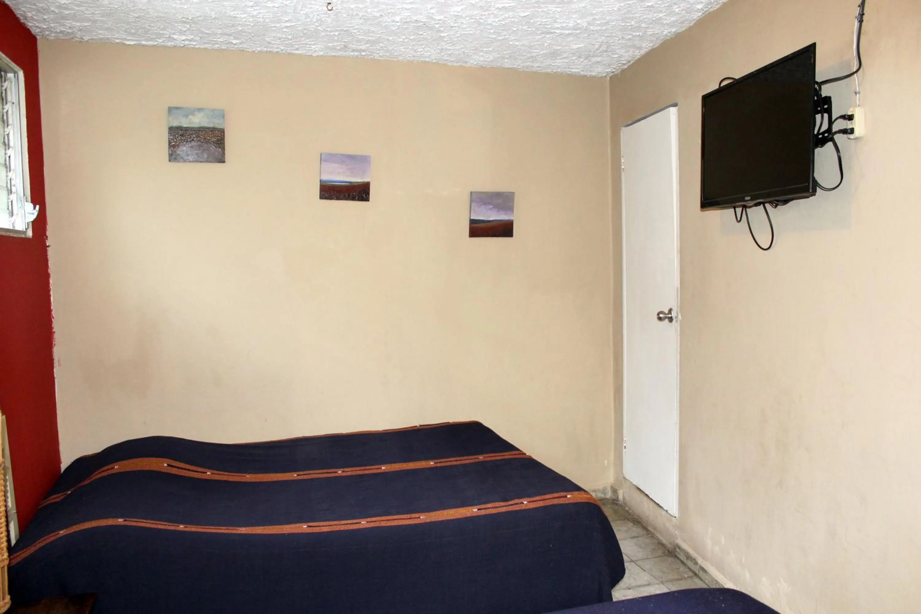 Photo of the whole room, Bed in Ximenas Guest House