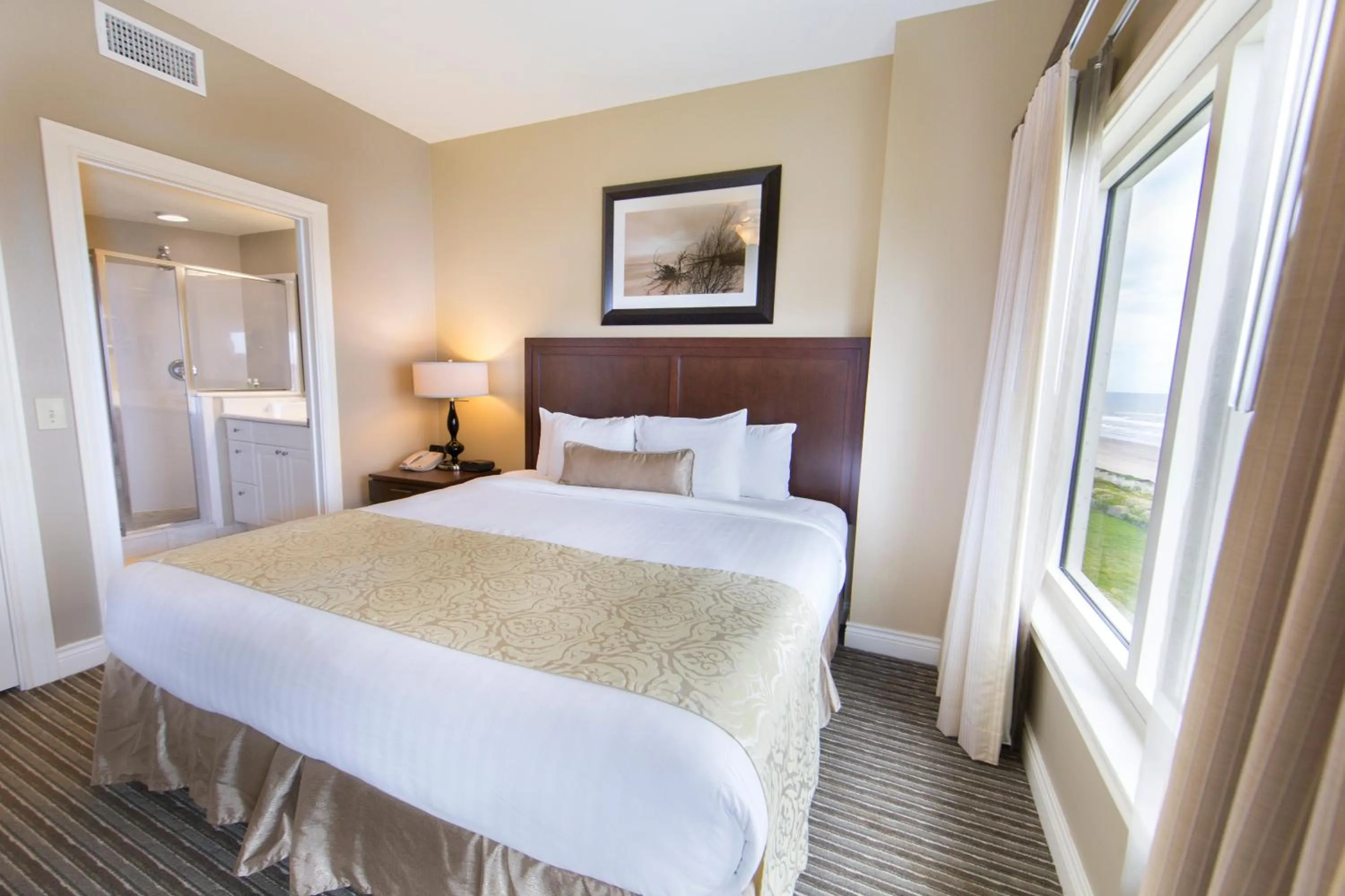 Photo of the whole room, Bed in Holiday Inn Club Vacations Galveston Beach Resort