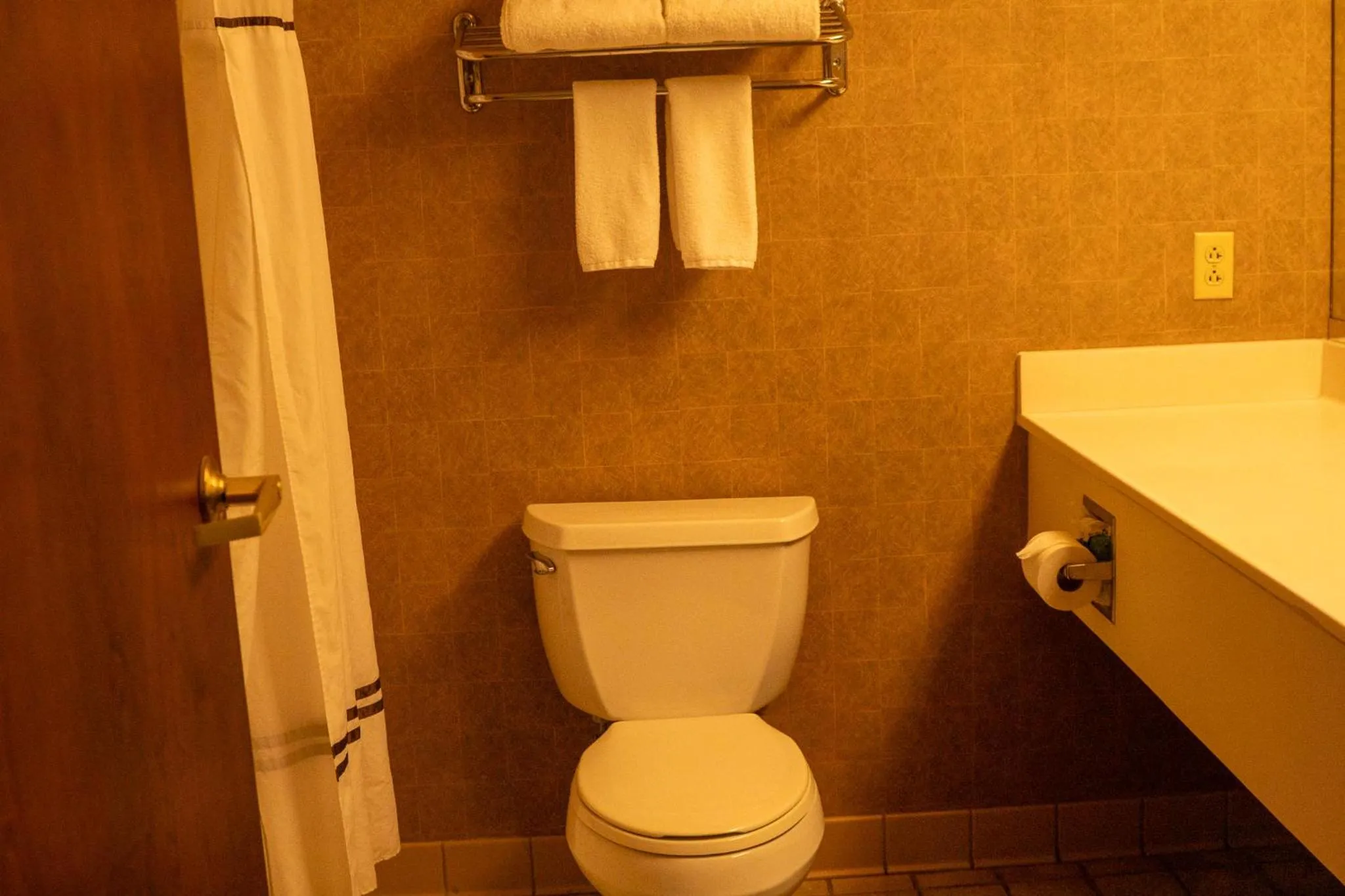 Bathroom in Hotel Topeka at City Center