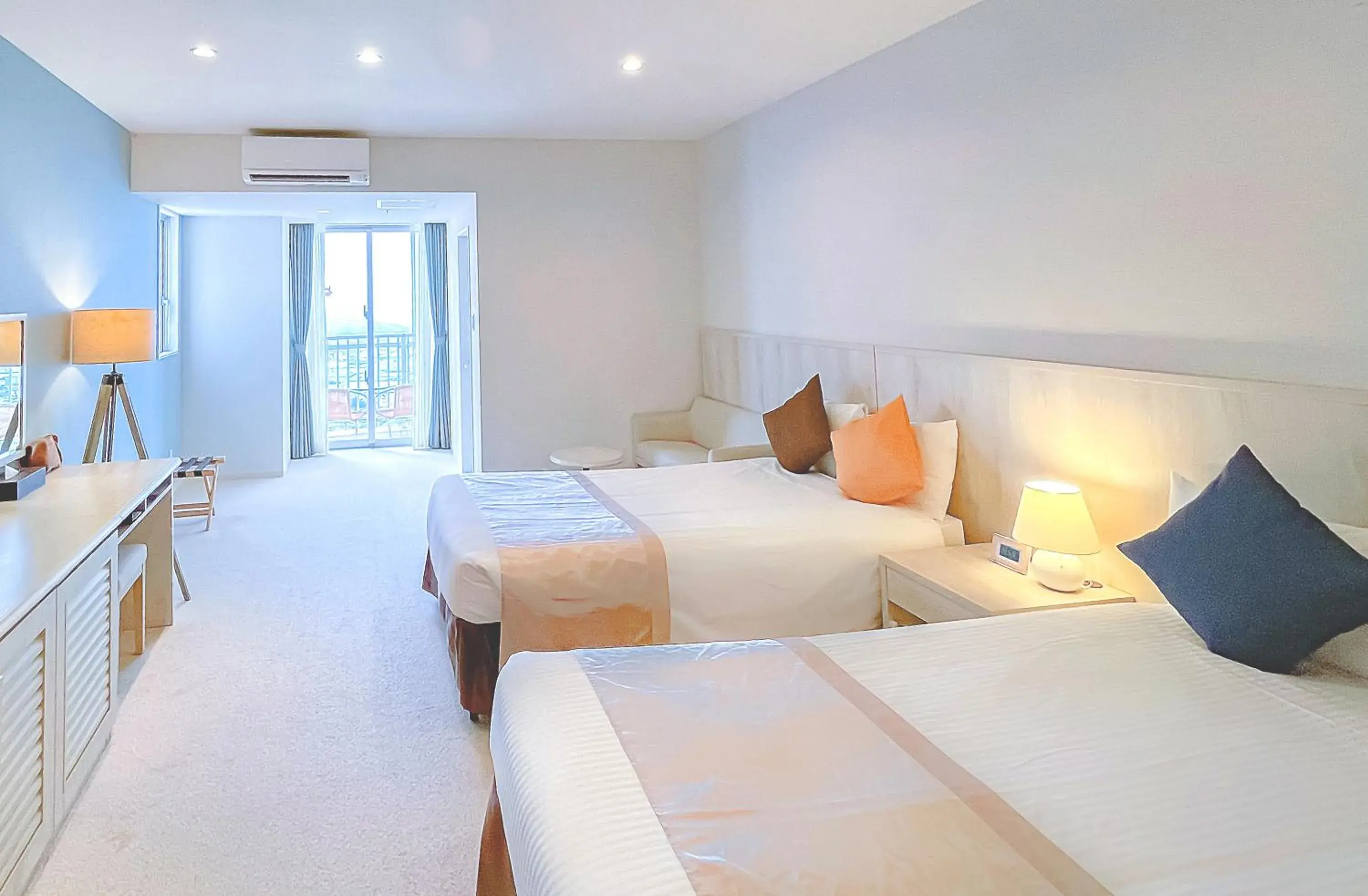 Photo of the whole room, Bed in The Yuinchi Hotel Nanjo Photo of the whole room, Bed in The Yuinchi Hotel Nanjo