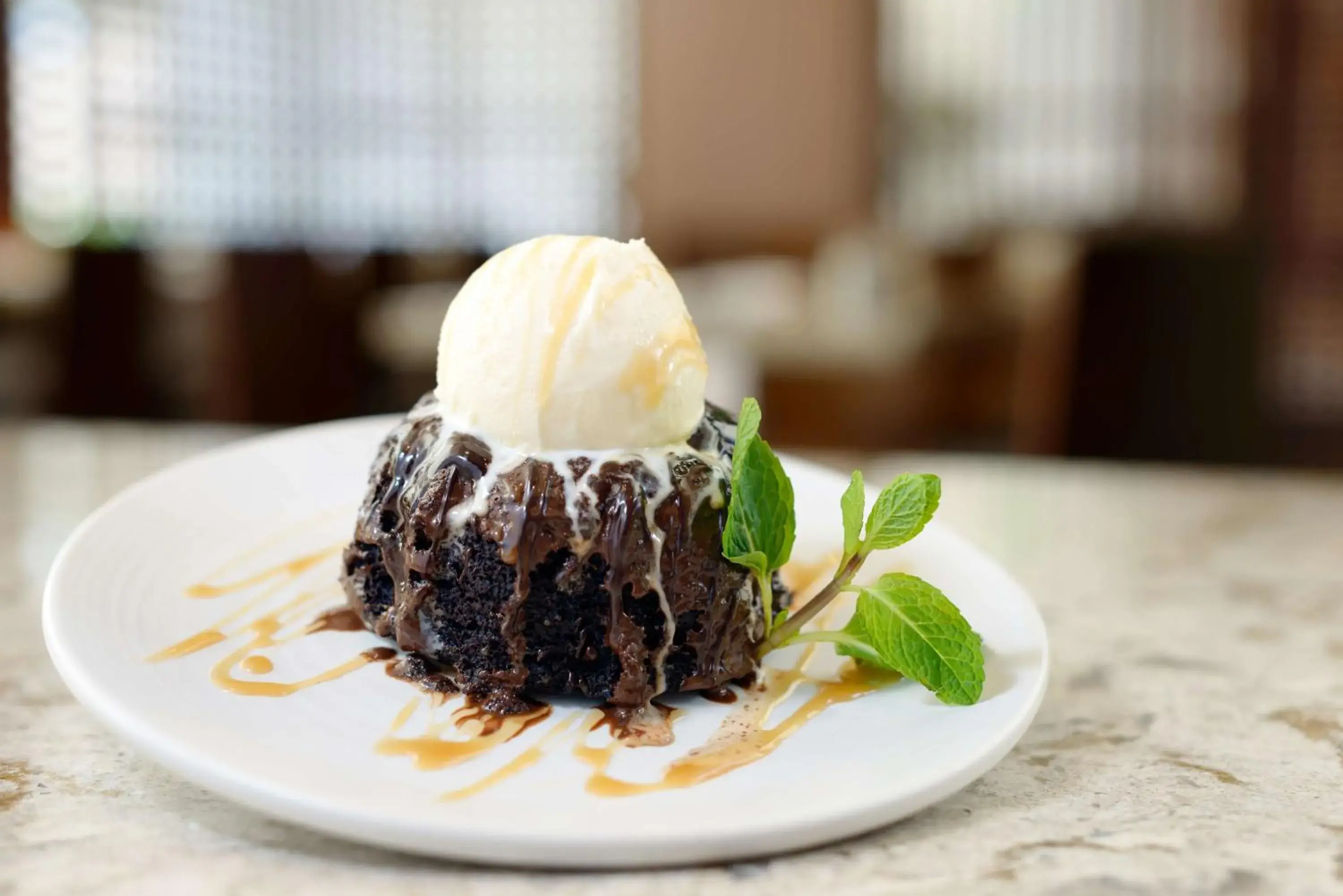 Restaurant/places to eat in Hilton Woodland Hills/ Los Angeles Restaurant/places to eat in Hilton Woodland Hills/ Los Angeles