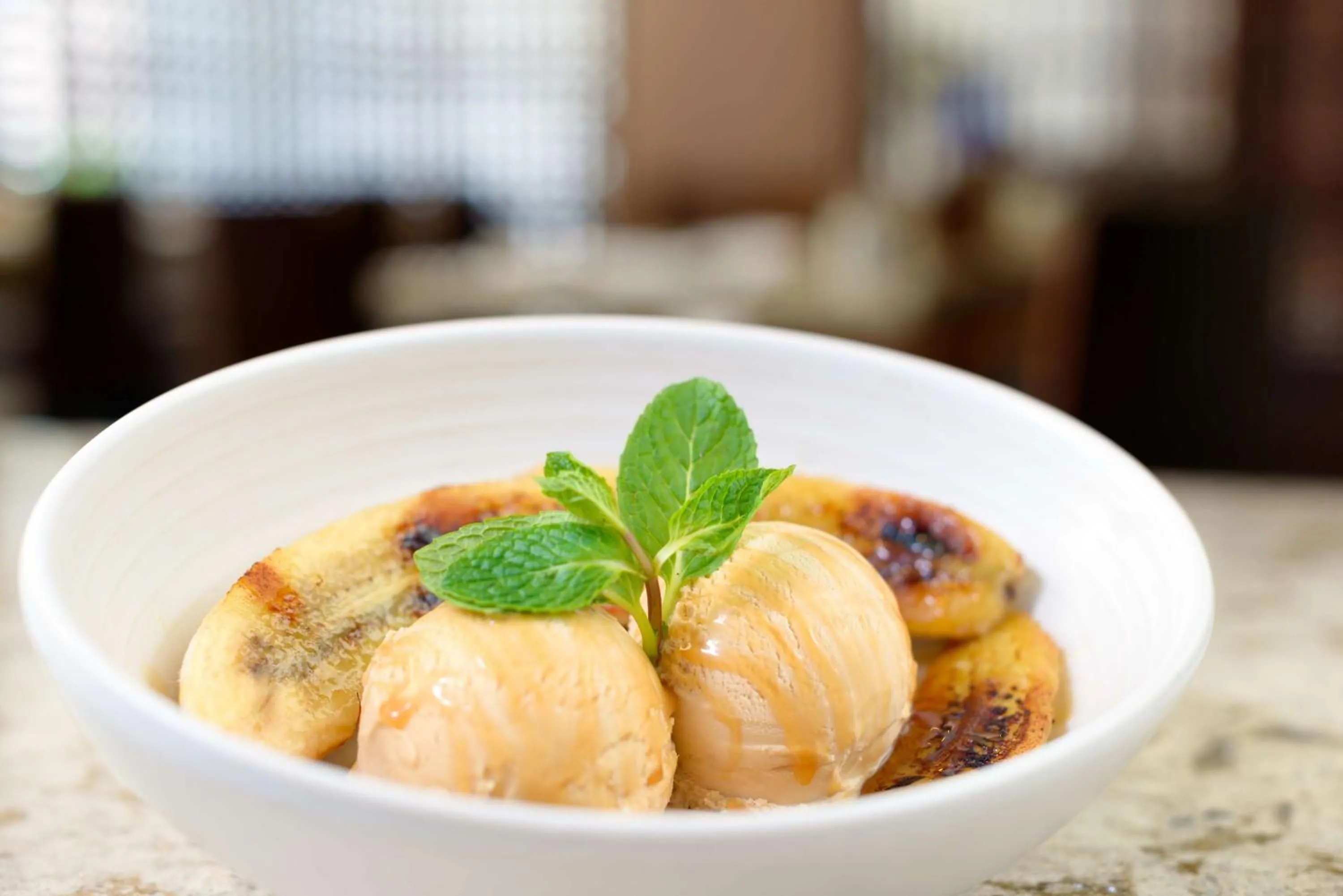 Restaurant/places to eat in Hilton Woodland Hills/ Los Angeles