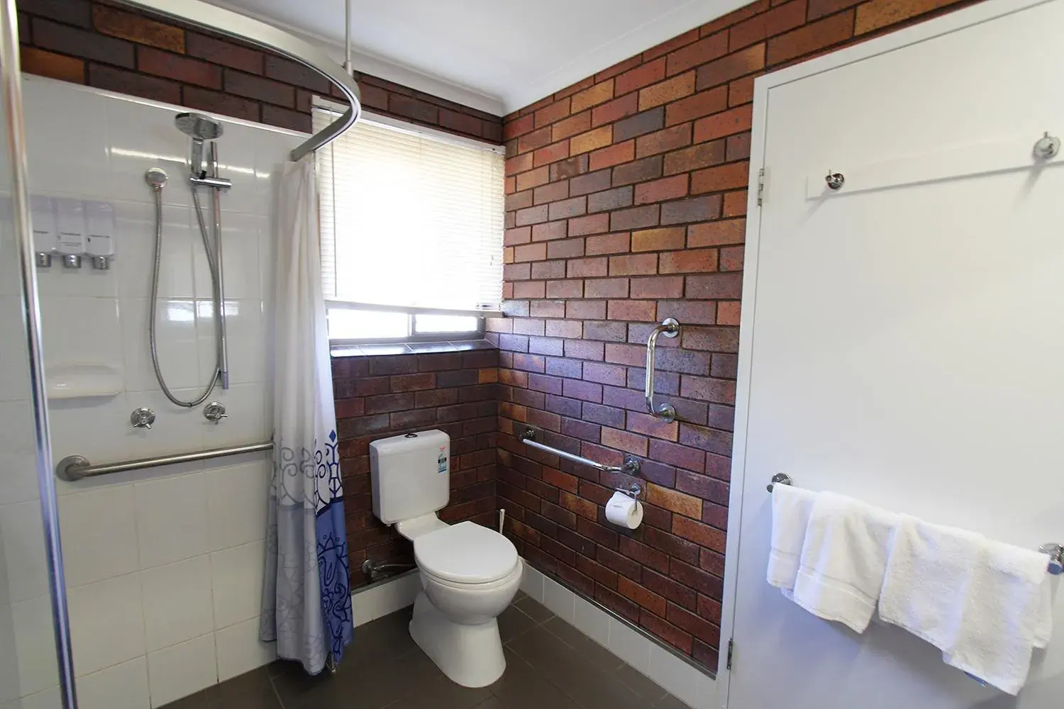 Two-Bedroom Apartment in Blue Shades Motel Two-Bedroom Apartment in Blue Shades Motel