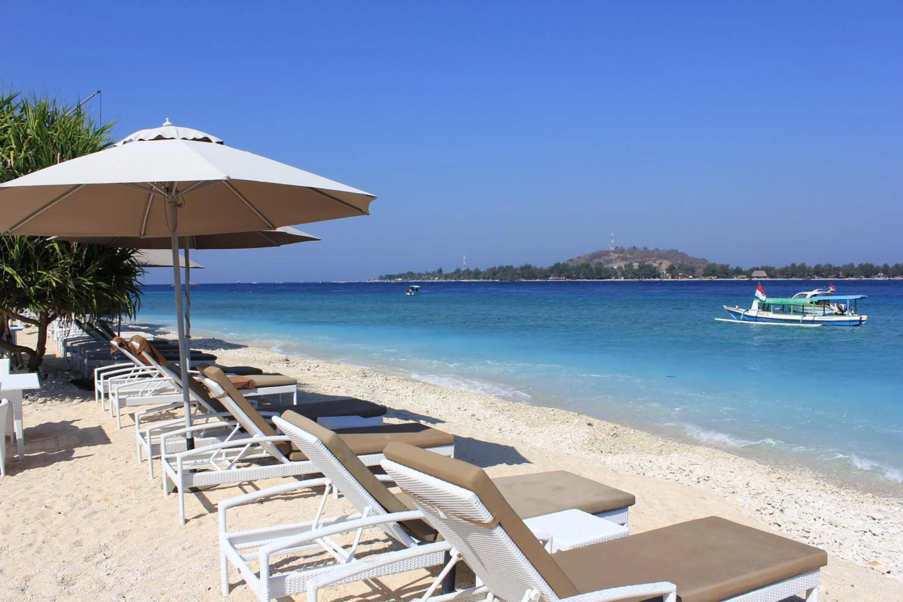 Beach in MAHAMAYA Gili Meno