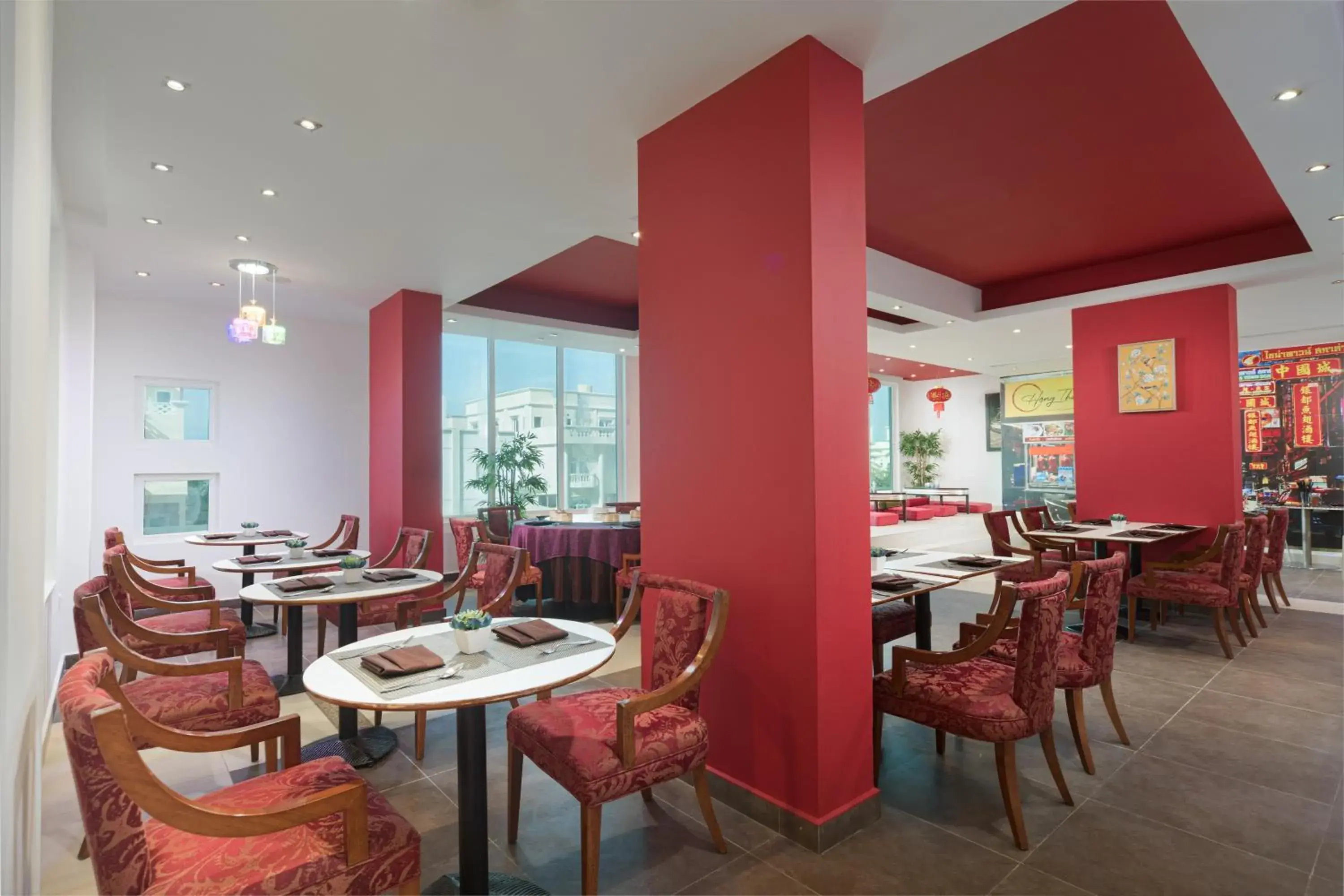 Restaurant/places to eat in Al Hail Waves Hotel Managed By Centara Restaurant/places to eat in Al Hail Waves Hotel Managed By Centara