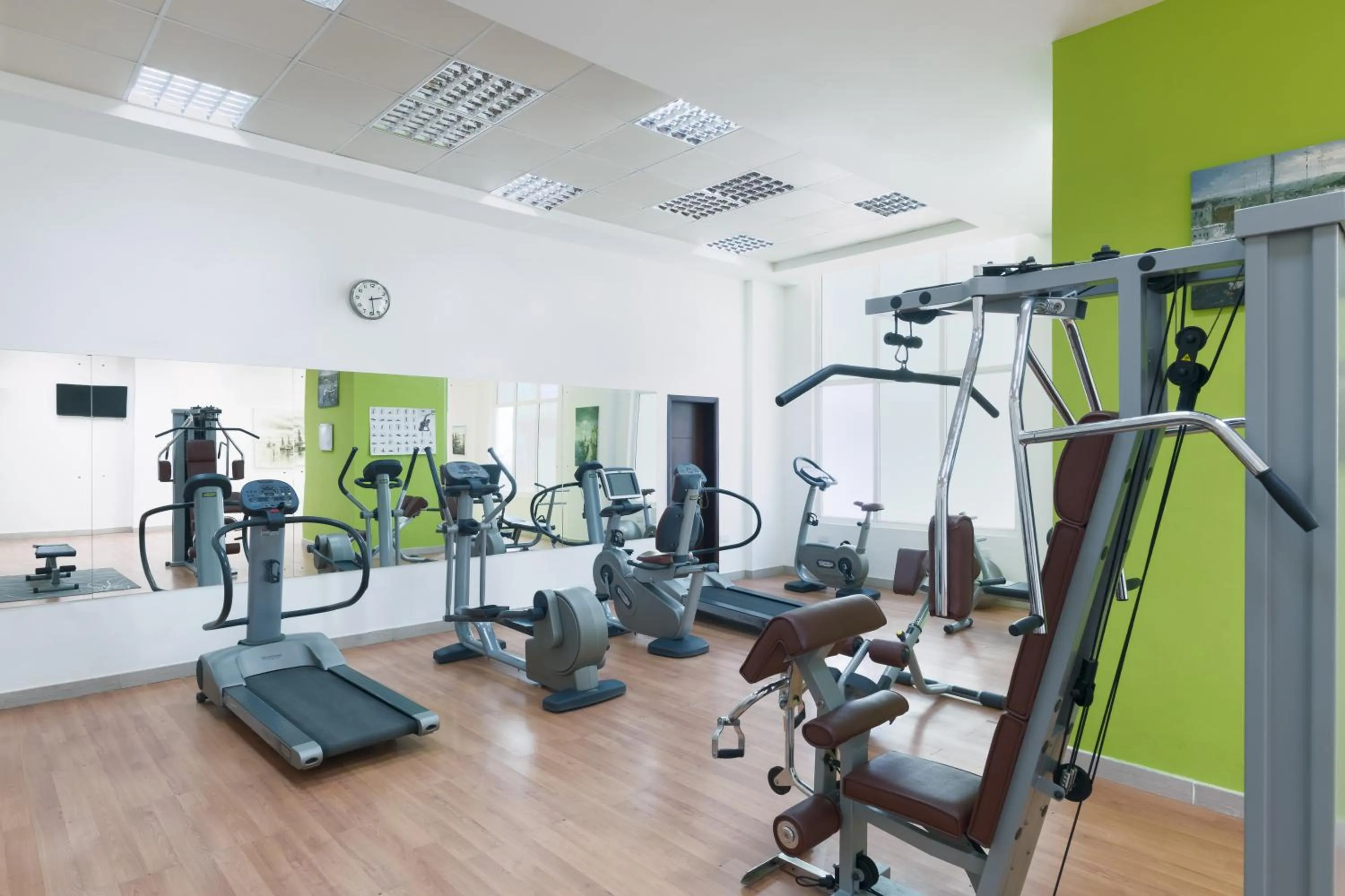 Fitness centre/facilities in Al Hail Waves Hotel Managed By Centara