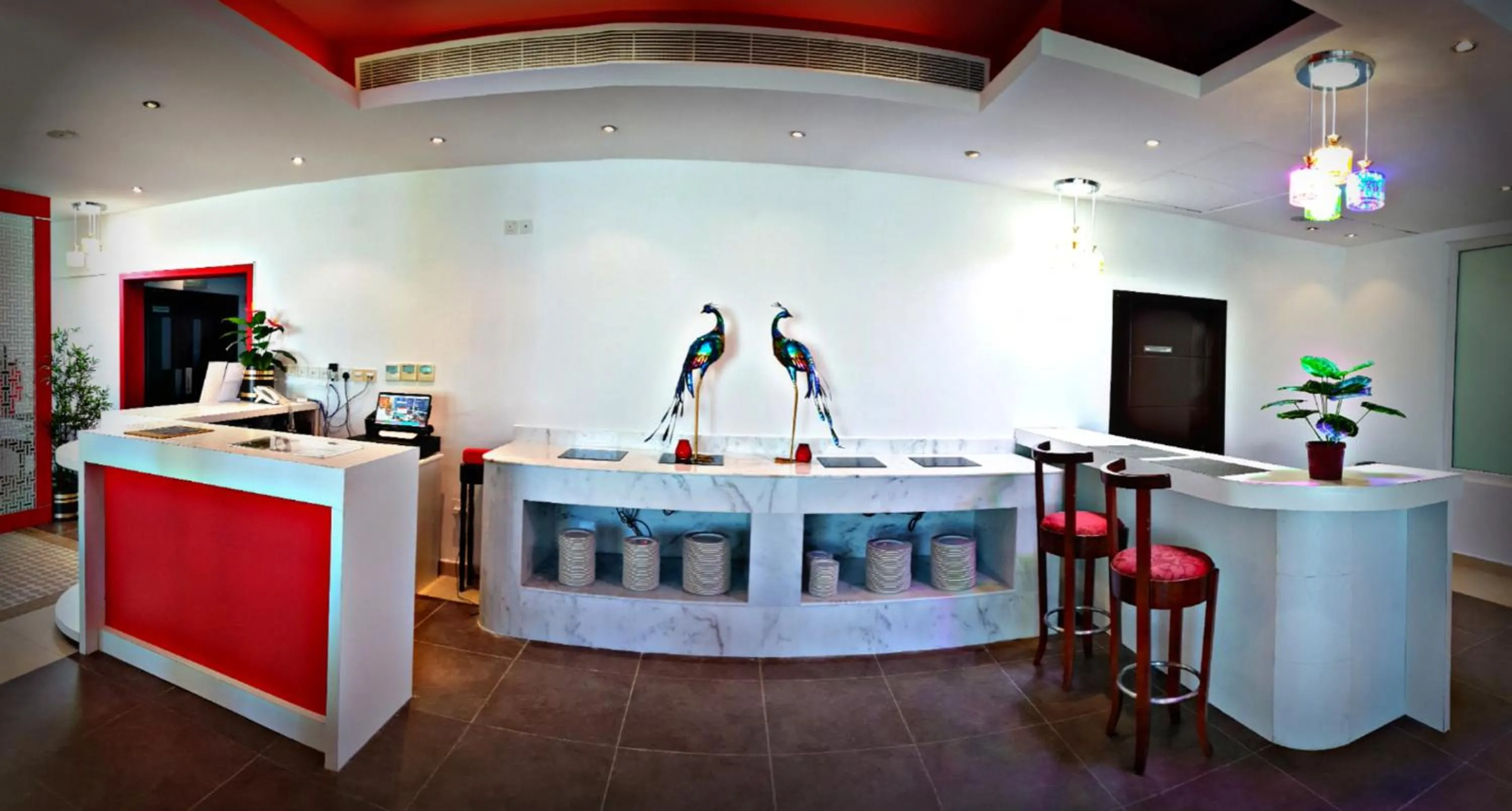 Restaurant/places to eat in Al Hail Waves Hotel Managed By Centara