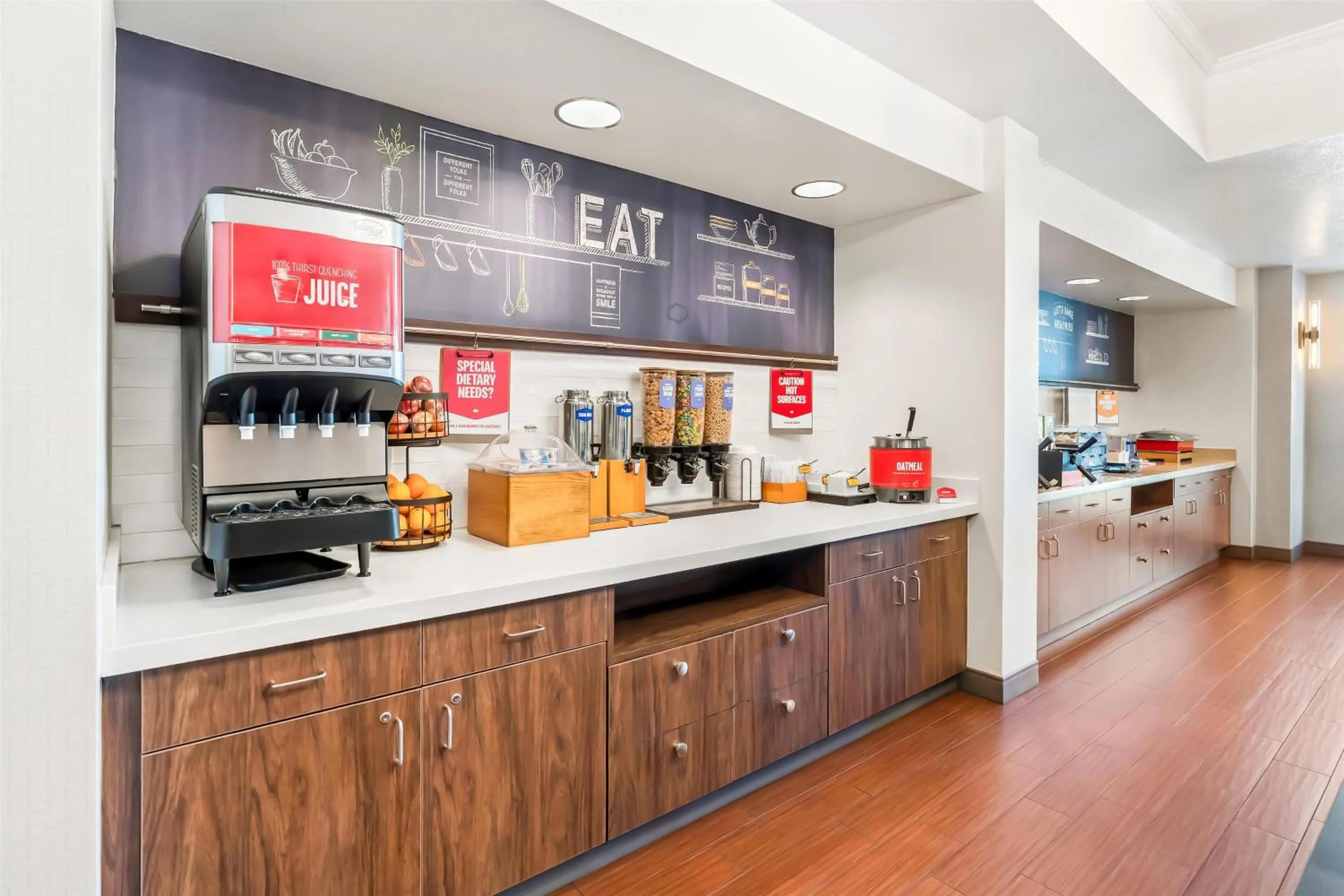 Breakfast in Hampton Inn & Suites Lathrop