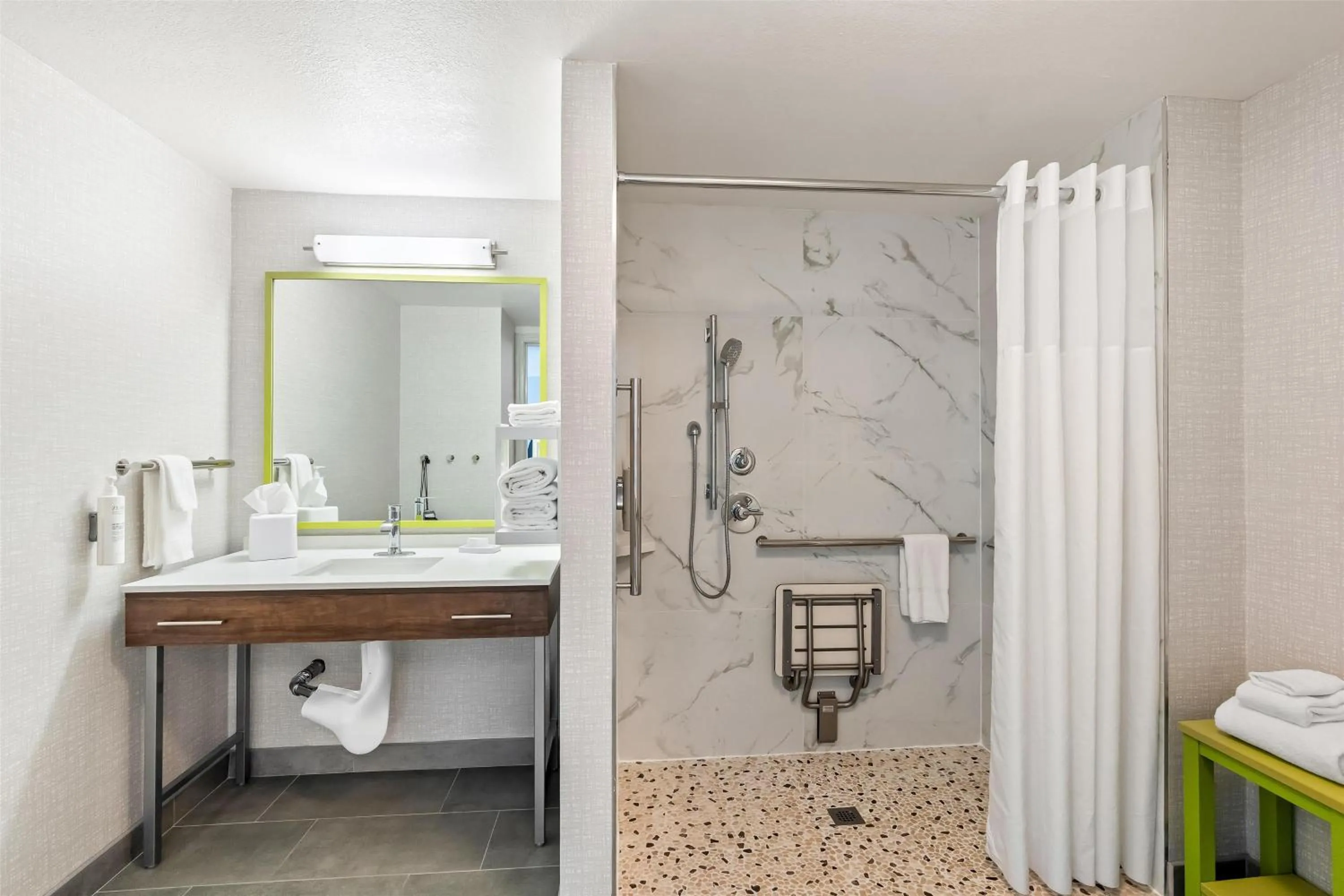 Bathroom in Hampton Inn & Suites Lathrop