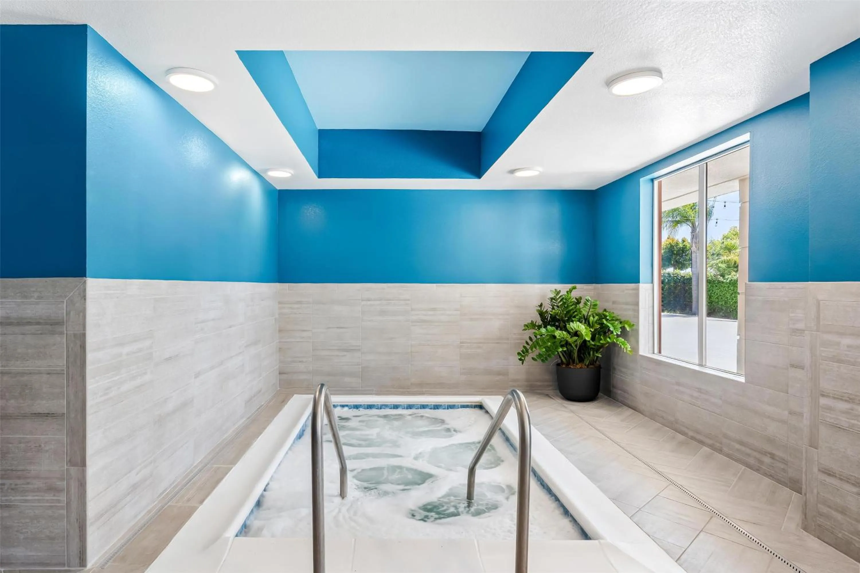 Sports in Hampton Inn & Suites Lathrop