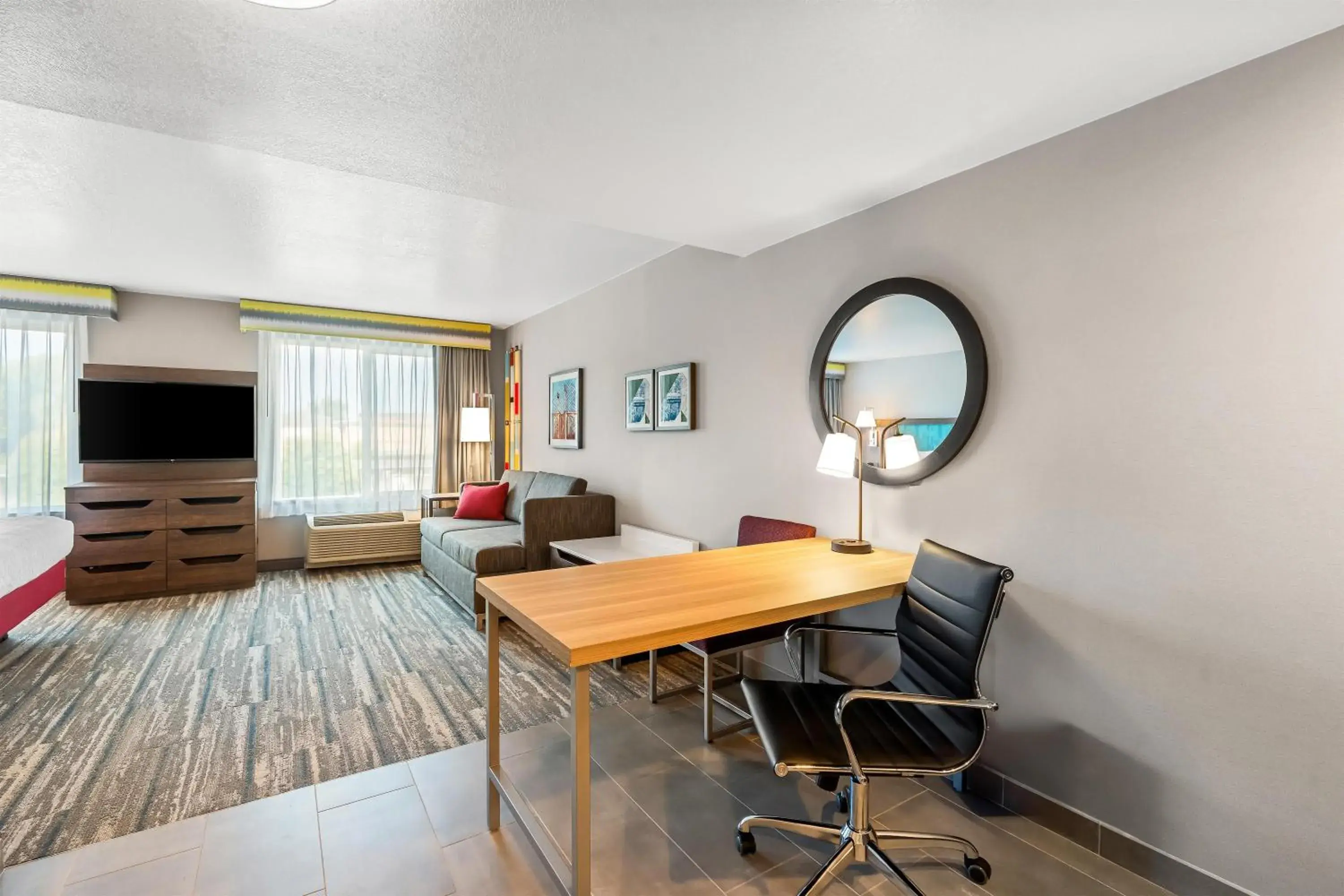 Living room in Hampton Inn & Suites Lathrop Living room in Hampton Inn & Suites Lathrop