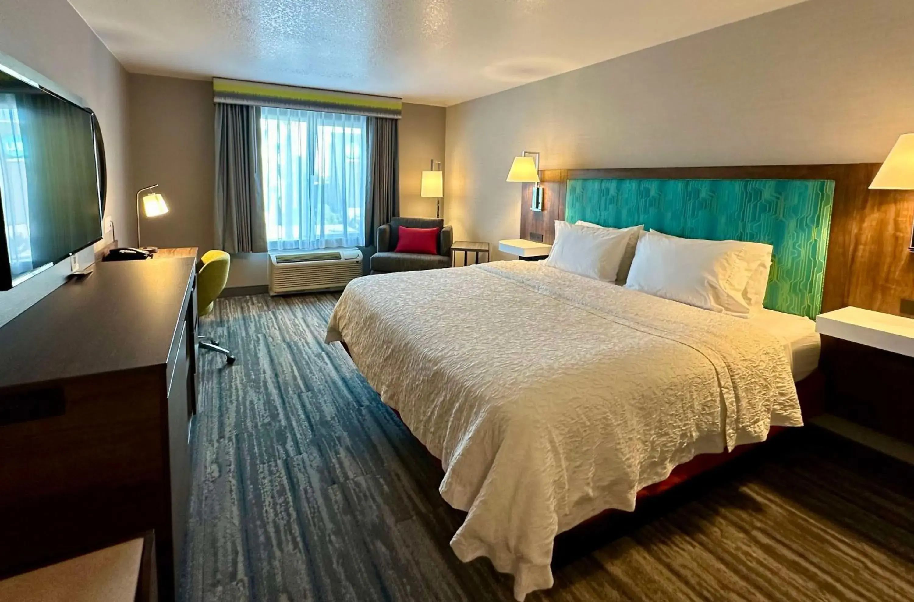 Bed in Hampton Inn & Suites Lathrop Bed in Hampton Inn & Suites Lathrop