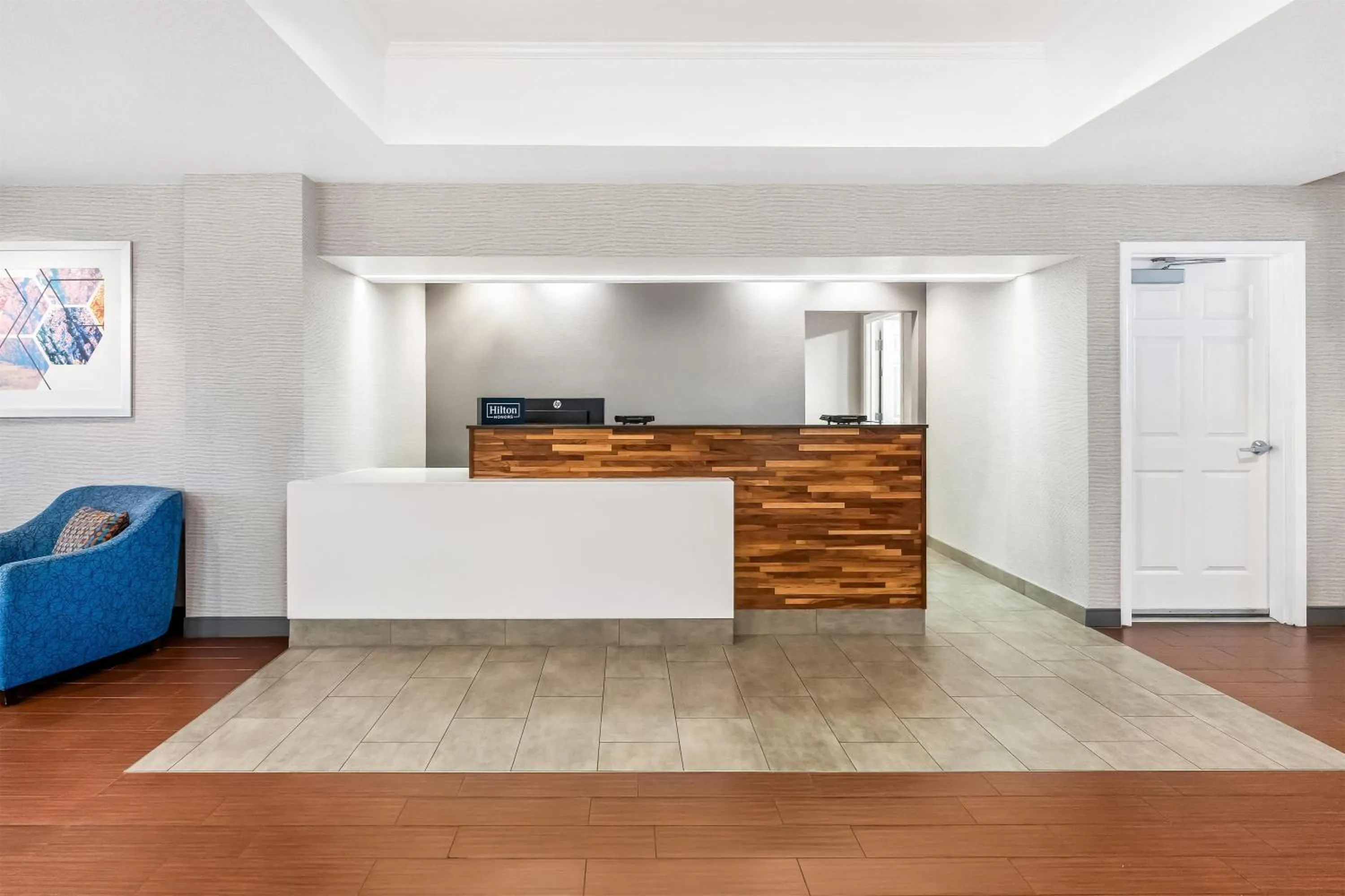 Lobby or reception in Hampton Inn & Suites Lathrop