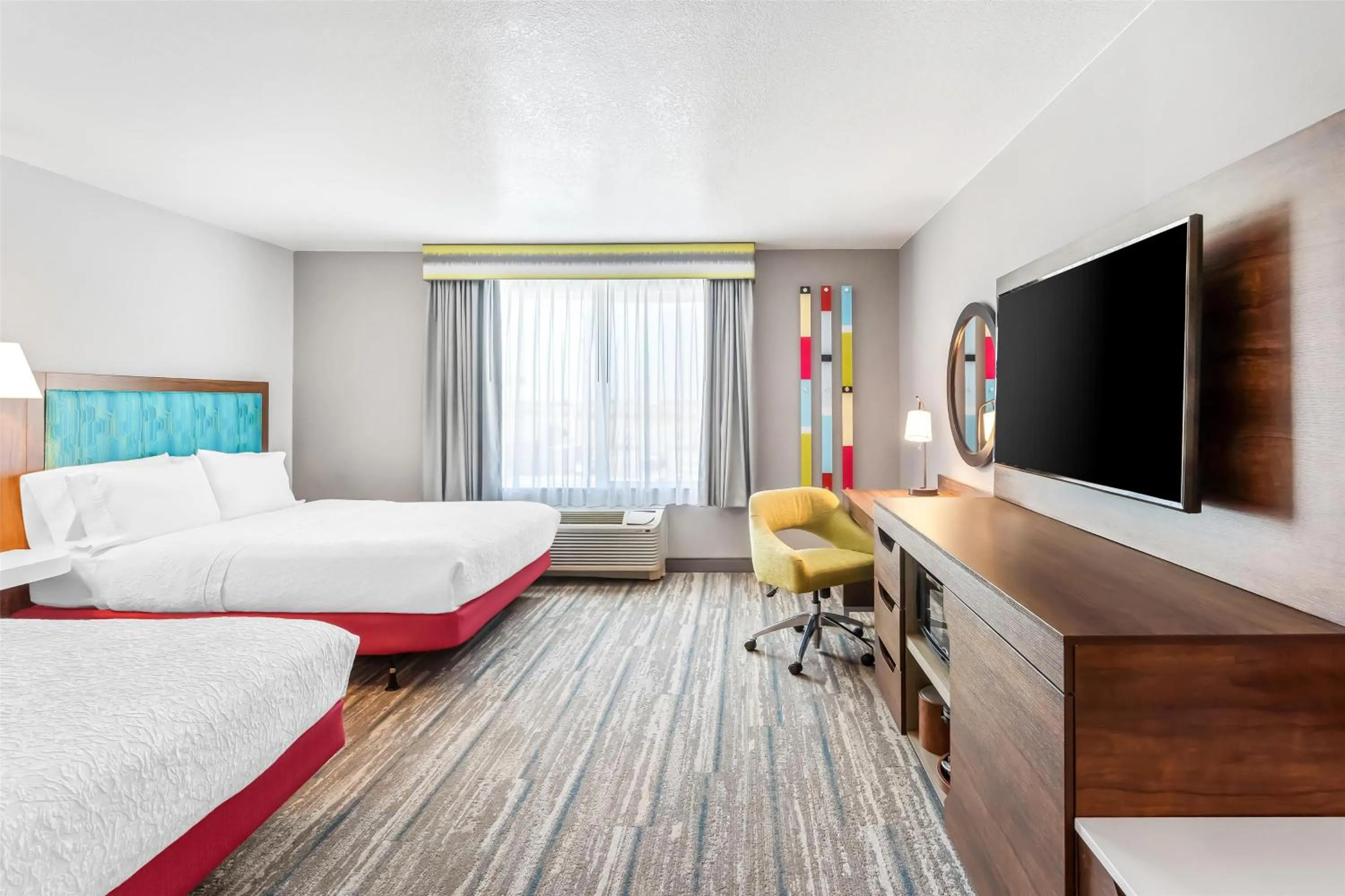 Bed in Hampton Inn & Suites Lathrop