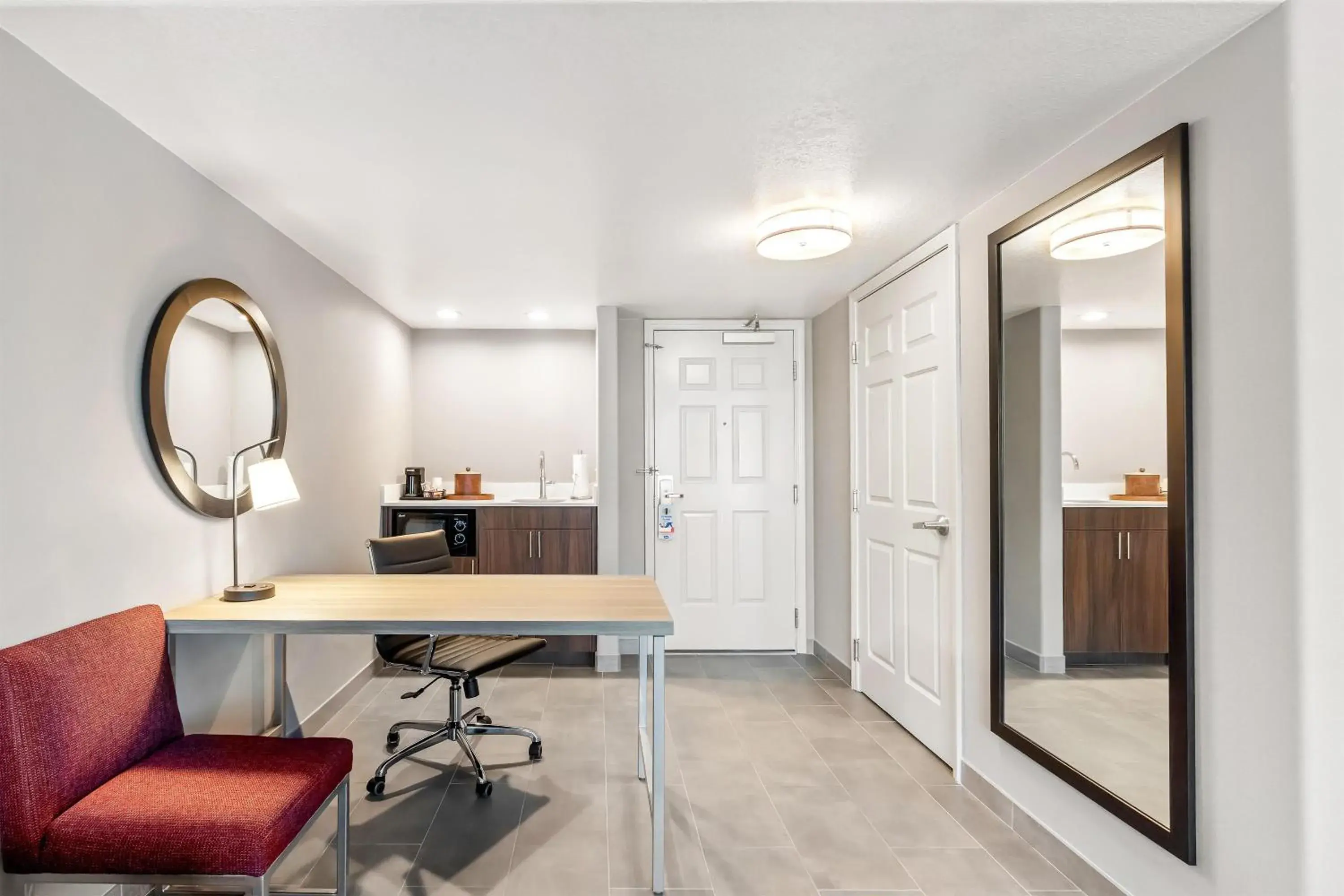 Photo of the whole room in Hampton Inn & Suites Lathrop Photo of the whole room in Hampton Inn & Suites Lathrop