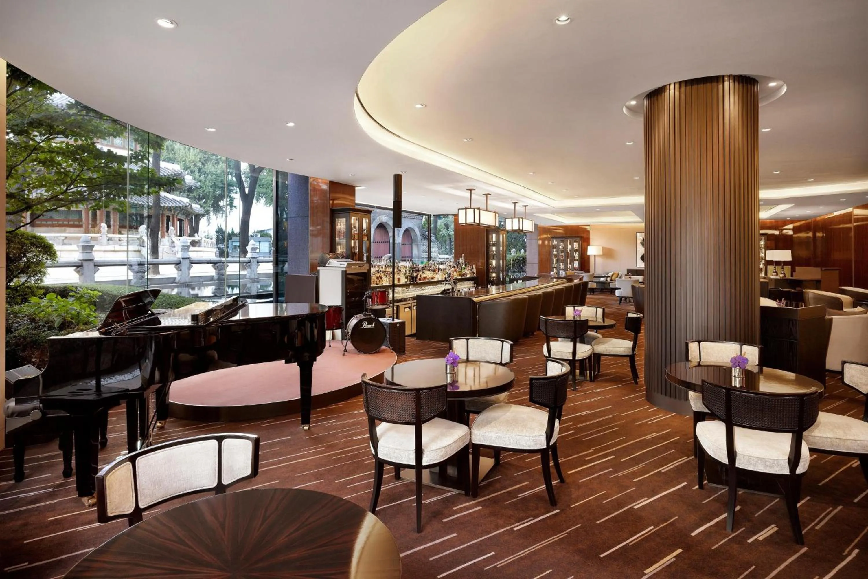 Lounge or bar in Westin Josun Seoul Hotel