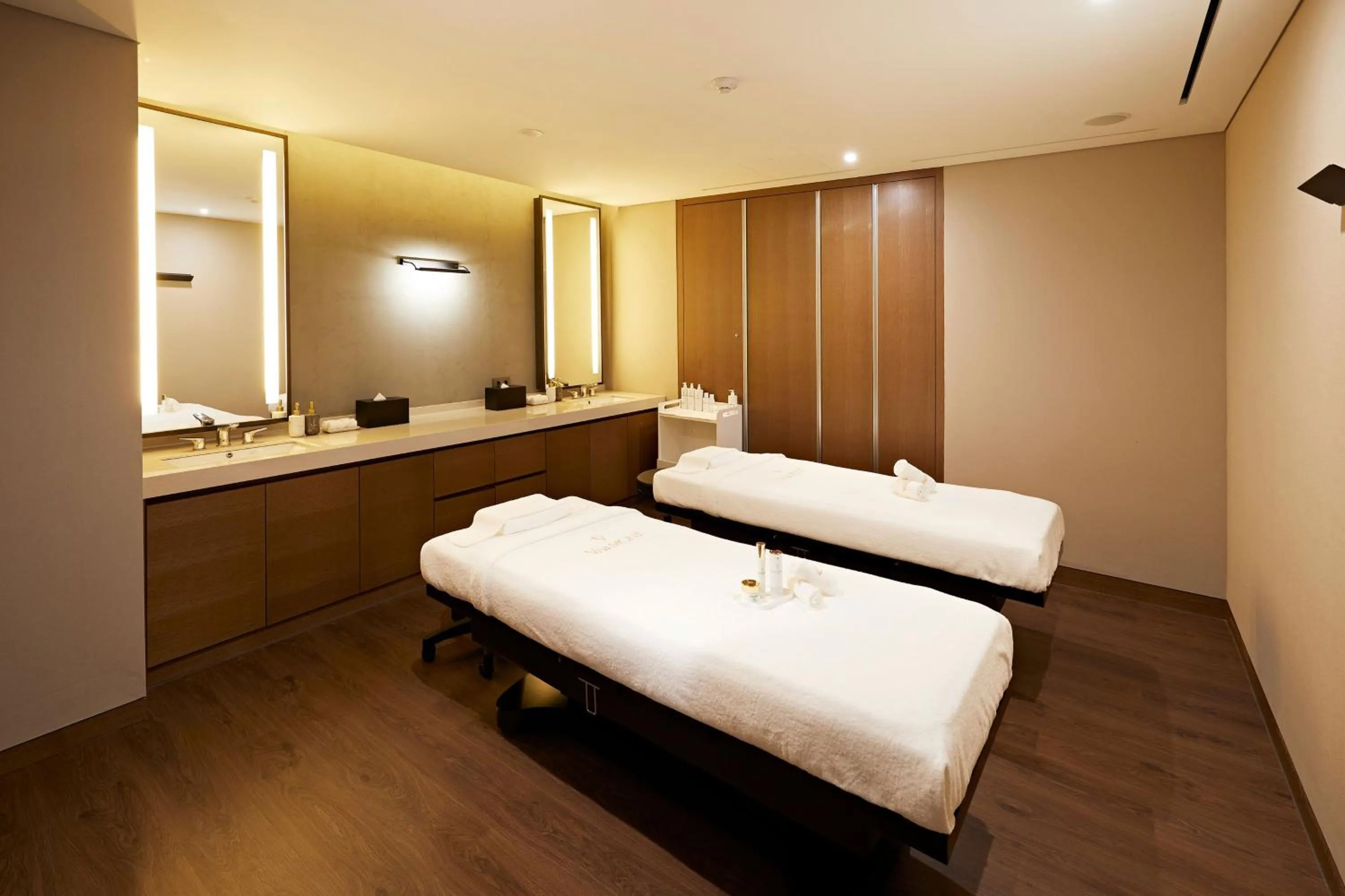 Spa and wellness centre/facilities, Bed in Westin Josun Seoul Hotel