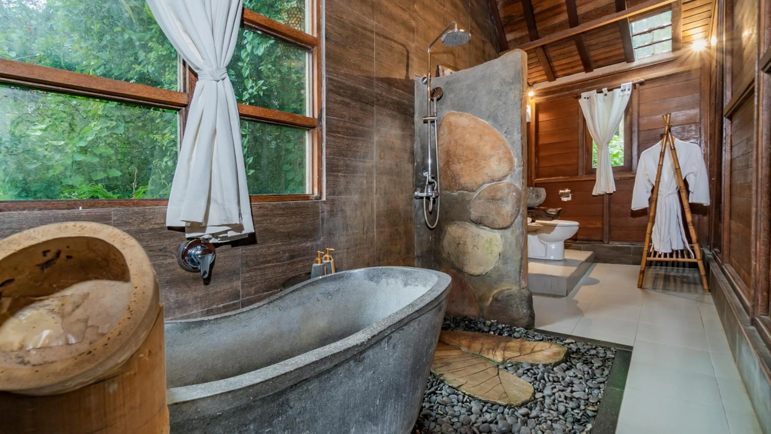 Shower in Umah Tis Sebatu