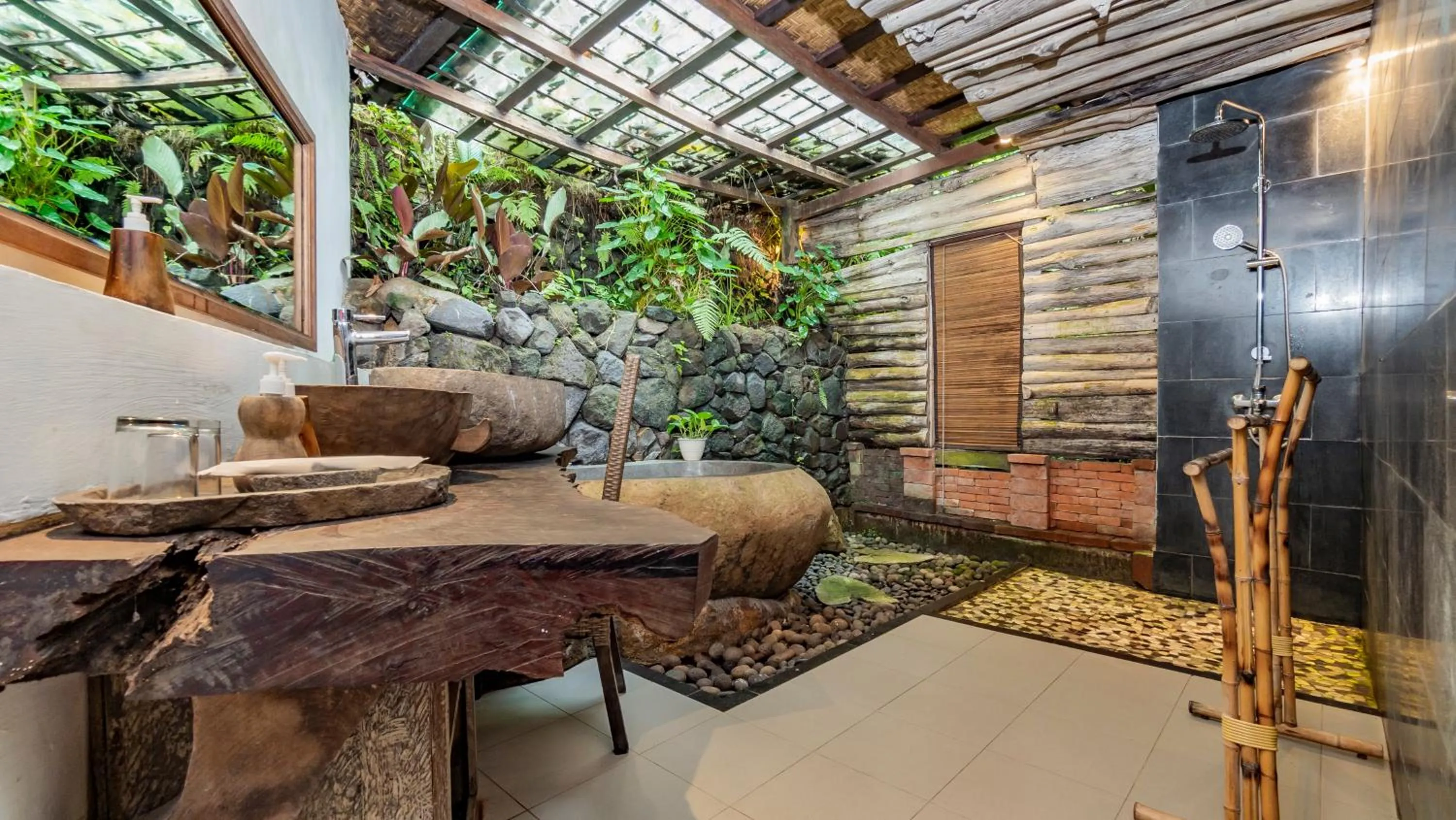 Shower in Umah Tis Sebatu