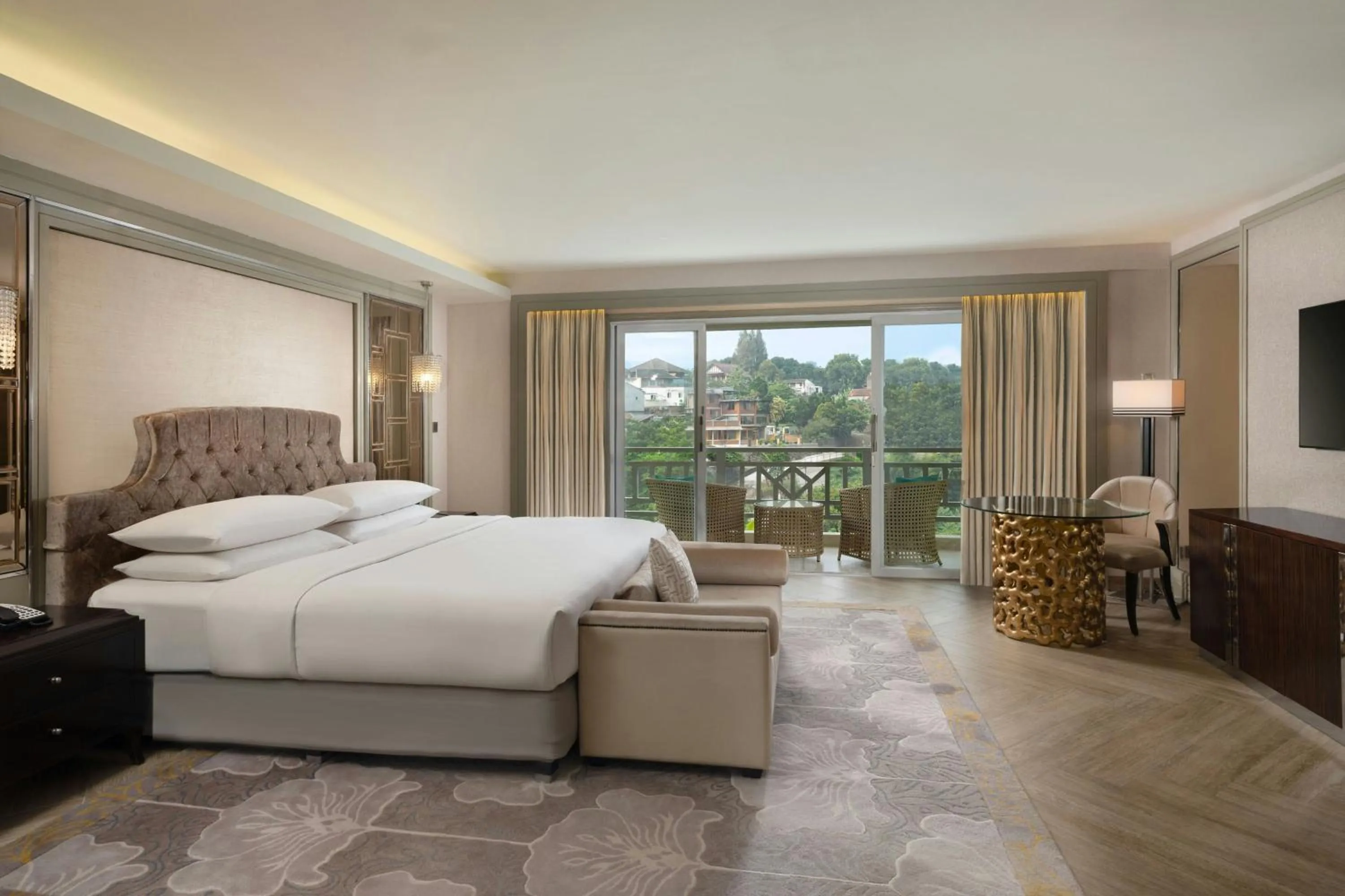 Photo of the whole room, Bed in Sheraton Bandung Hotel & Towers