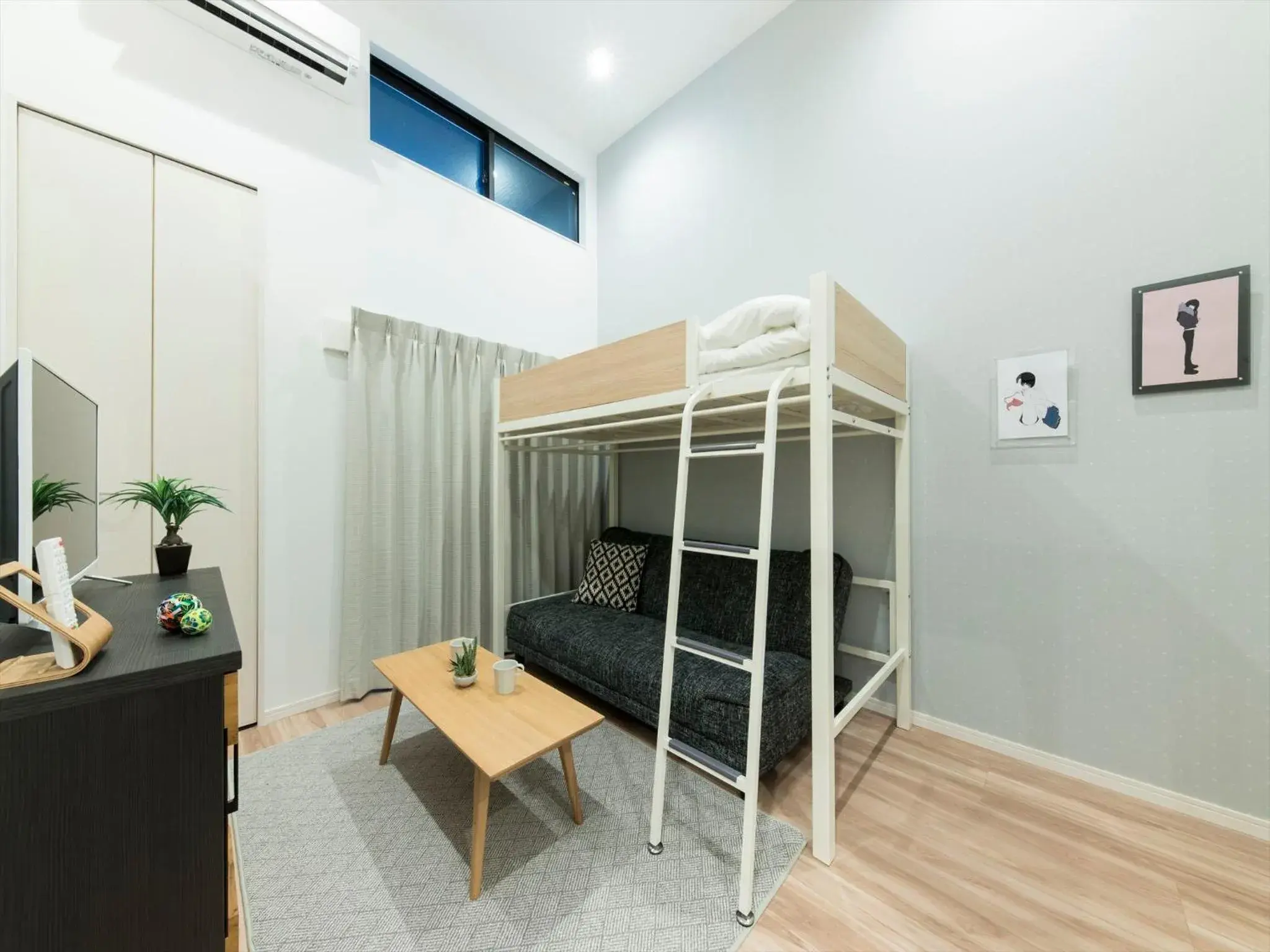 Living room, Bed in TRIP POD SUMIYOSHI C Living room, Bed in TRIP POD SUMIYOSHI C