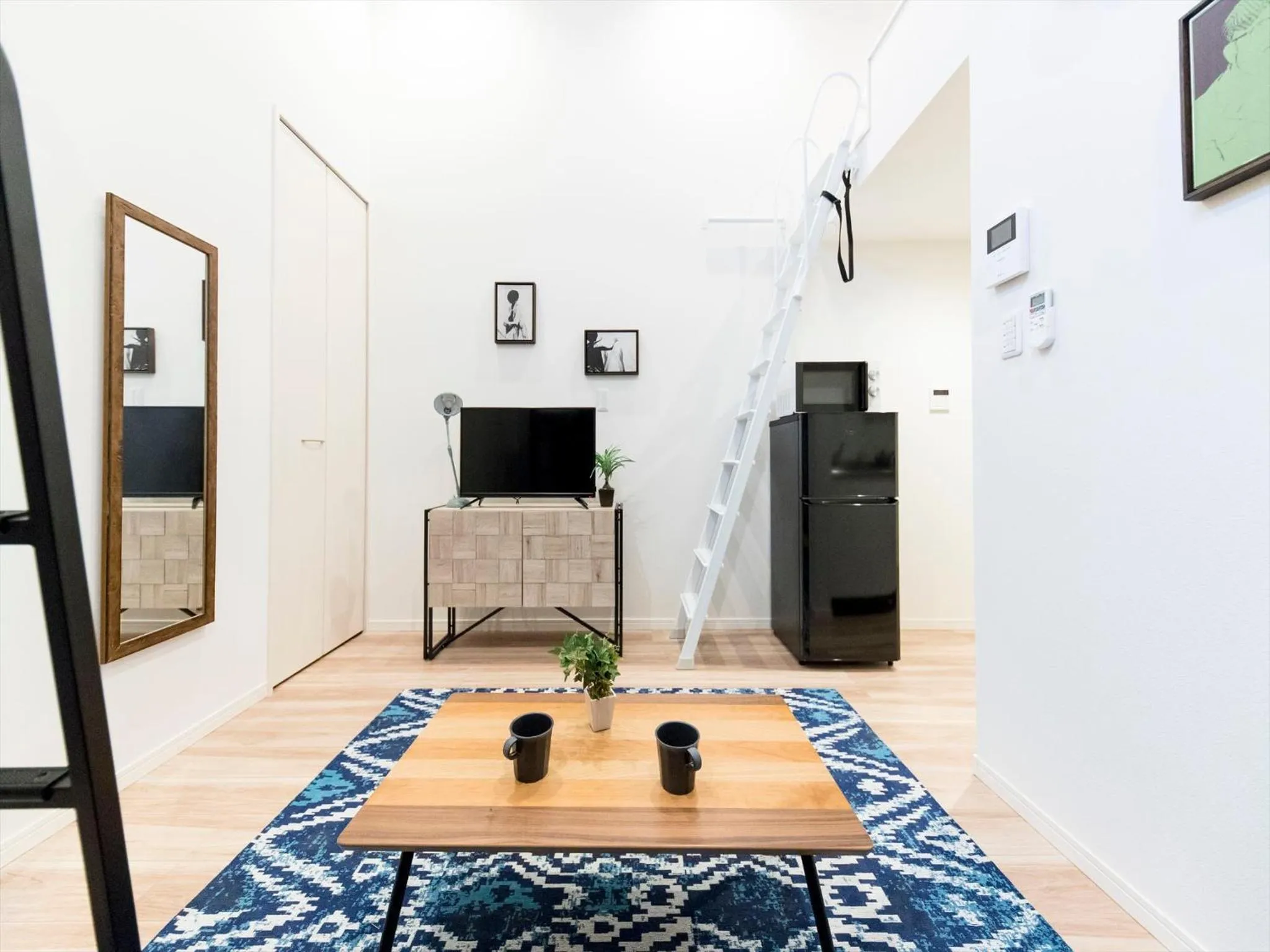 TV and multimedia in TRIP POD SUMIYOSHI C