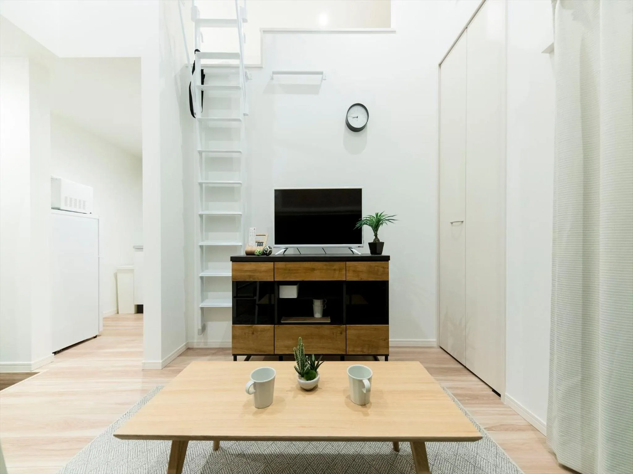 TV and multimedia in TRIP POD SUMIYOSHI C