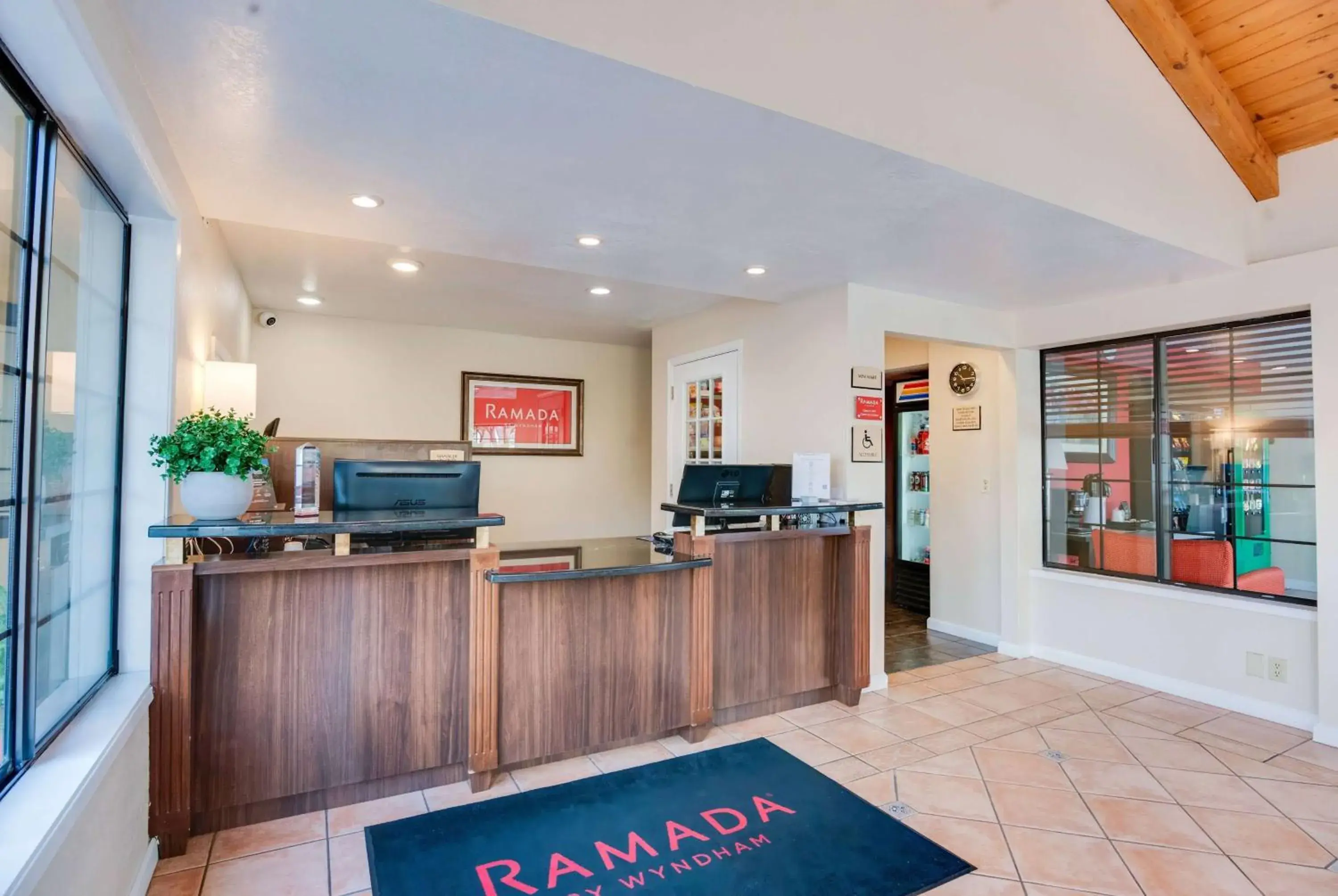 Lobby or reception in Ramada by Wyndham Mountain View Lobby or reception in Ramada by Wyndham Mountain View