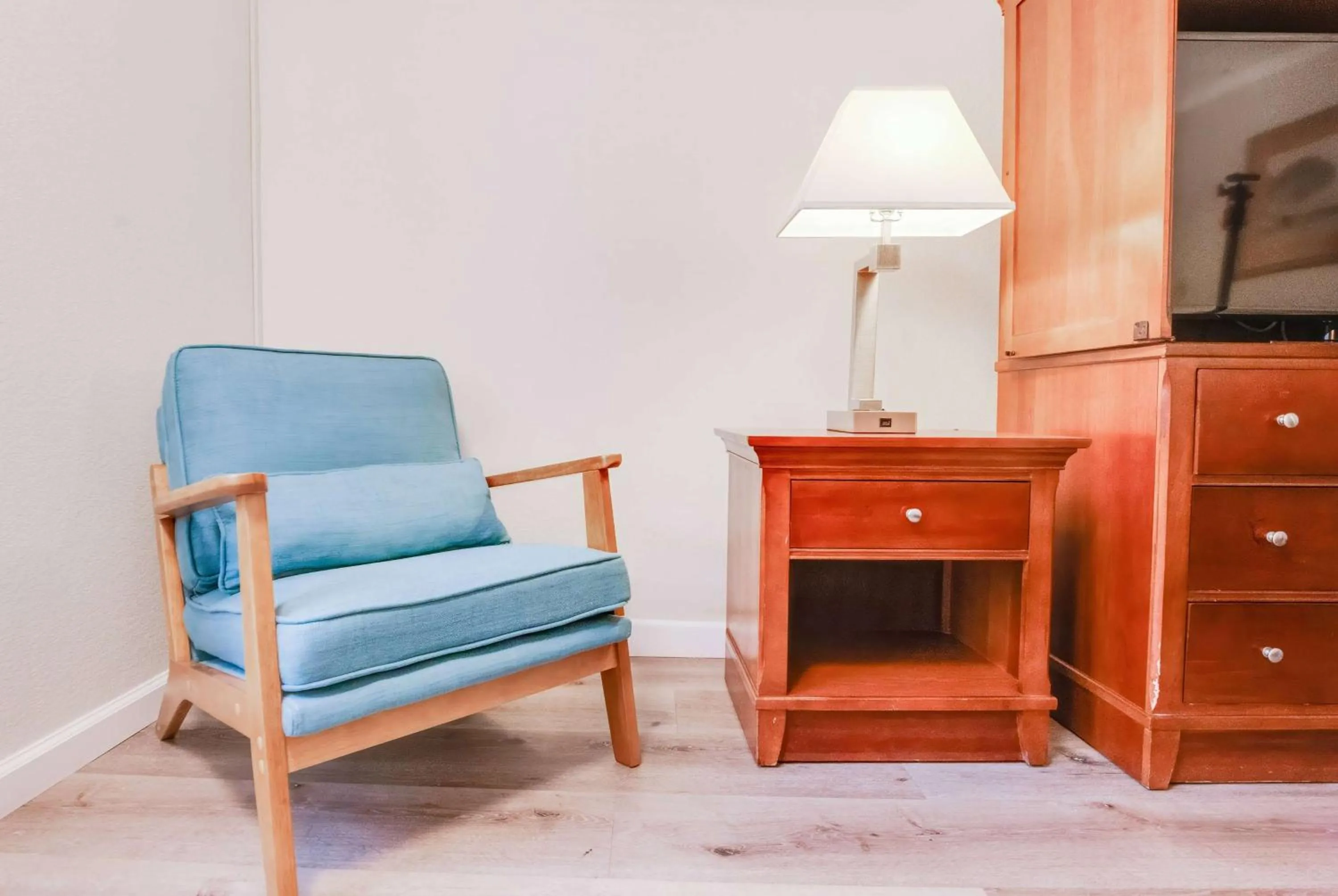 Photo of the whole room in Ramada by Wyndham Mountain View