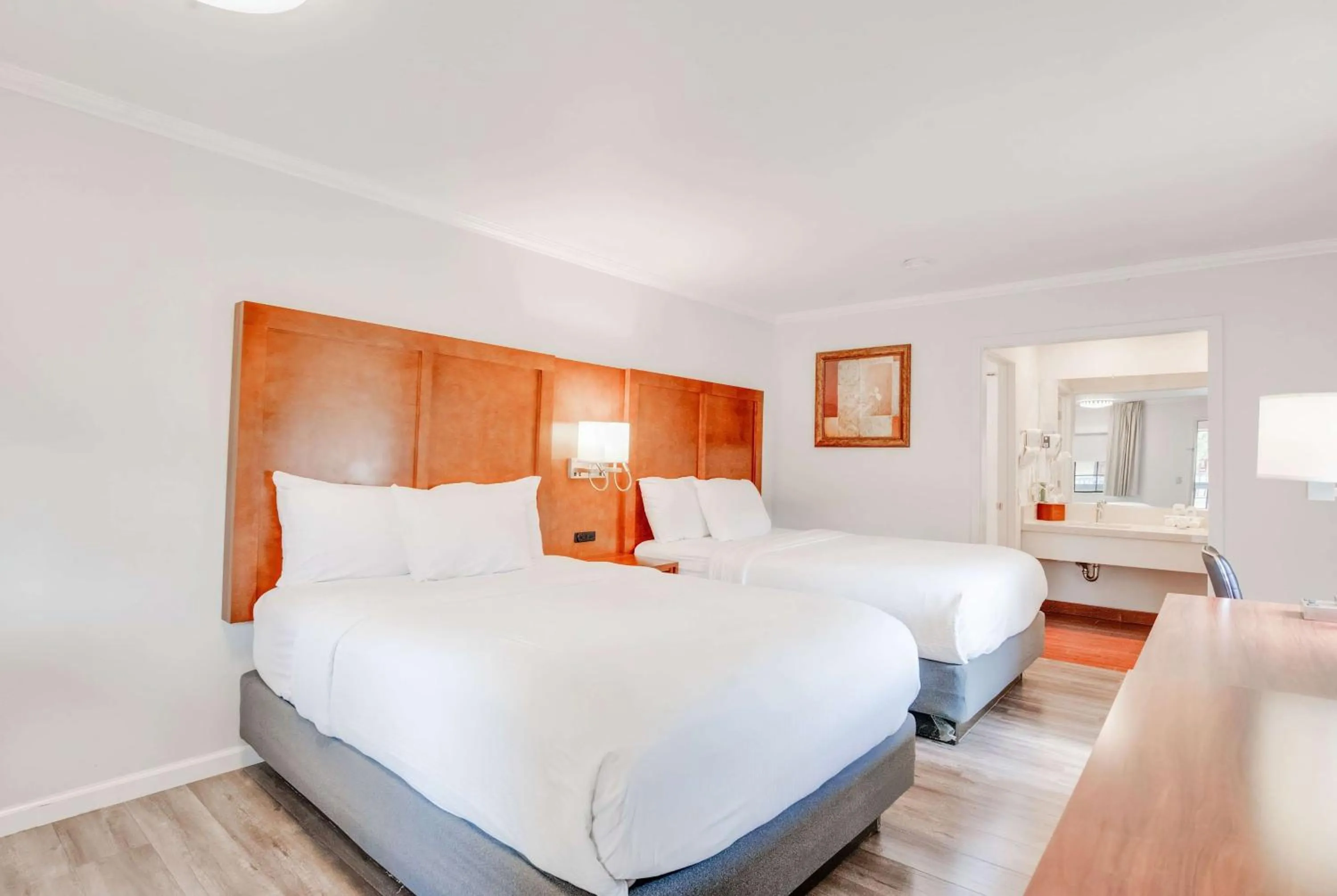 Photo of the whole room, Bed in Ramada by Wyndham Mountain View