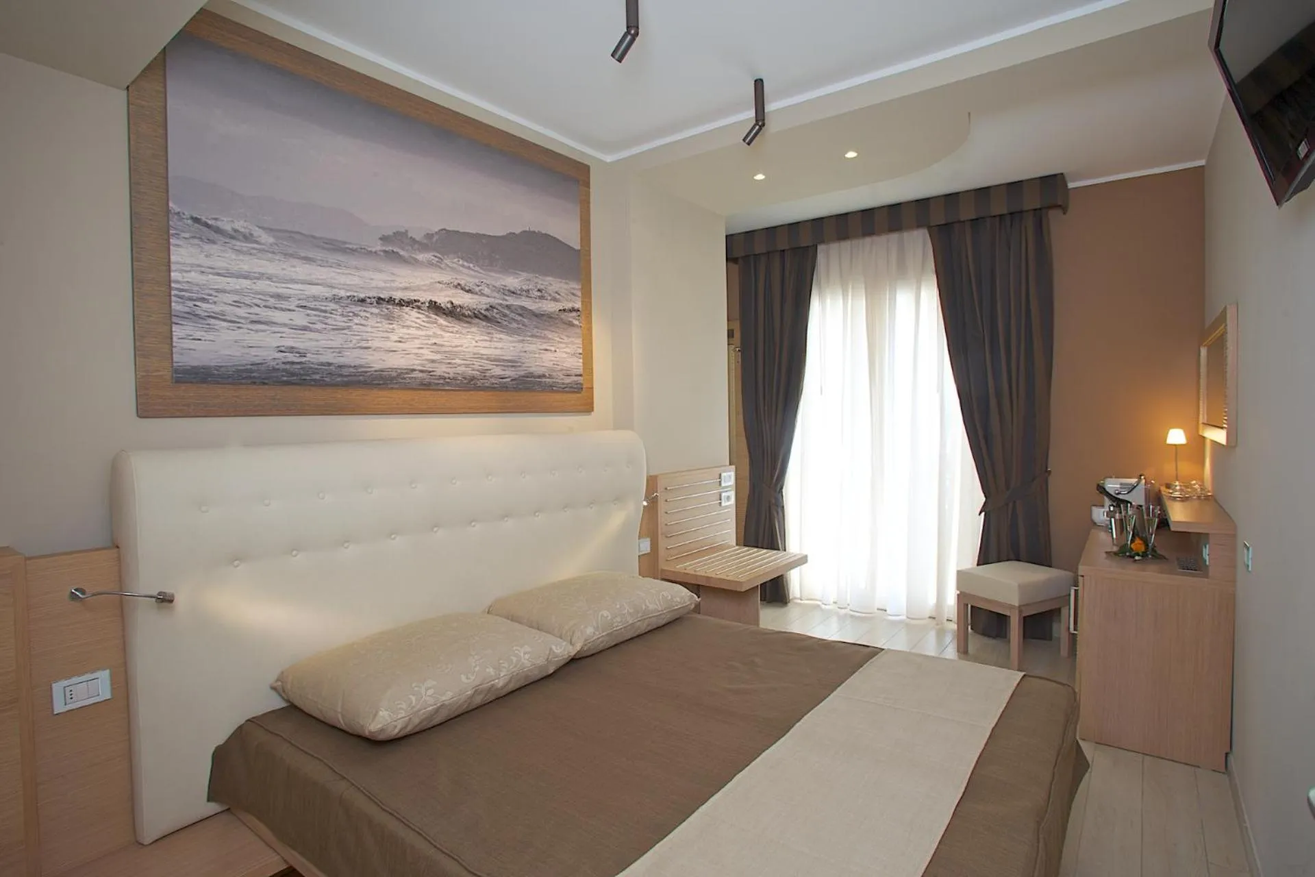 Bedroom, Bed in Hotel C'era Una Volta