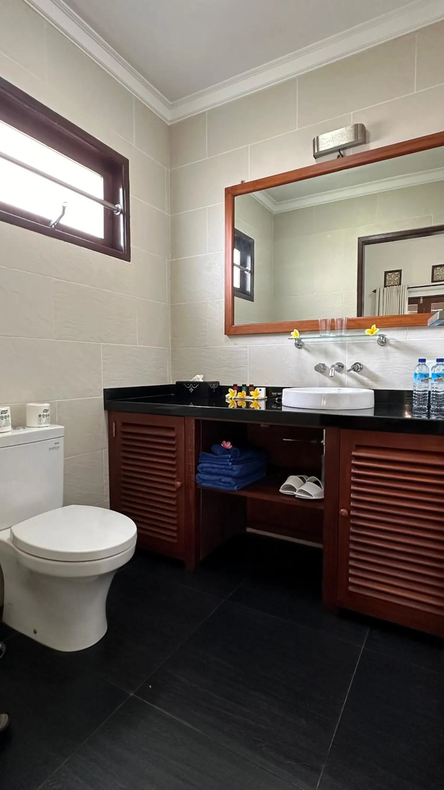 Bale Solah Lombok Holiday Resort