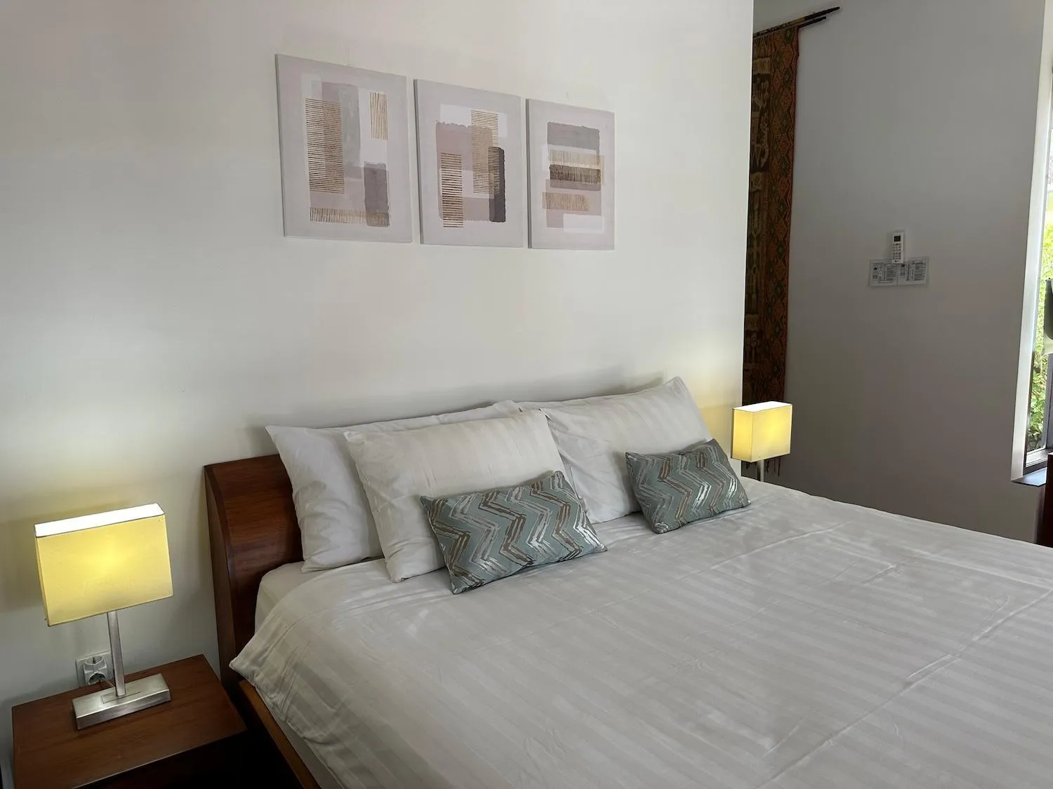 Bed in Bale Solah Lombok Holiday Resort