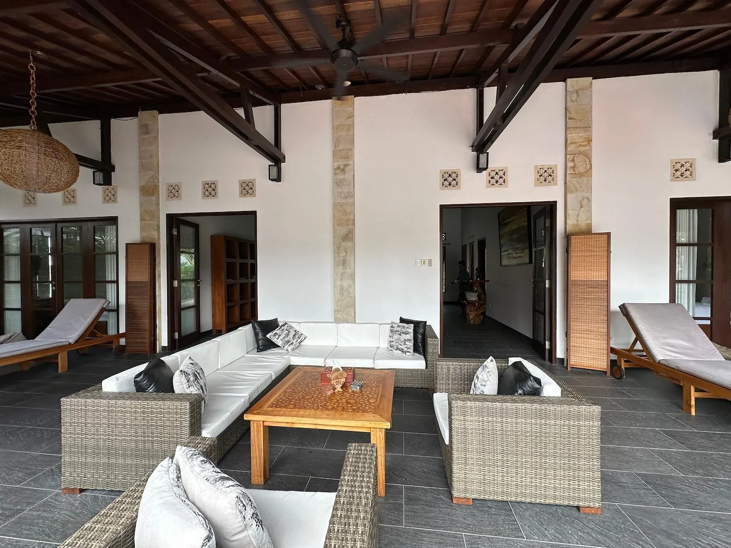 Bale Solah Lombok Holiday Resort