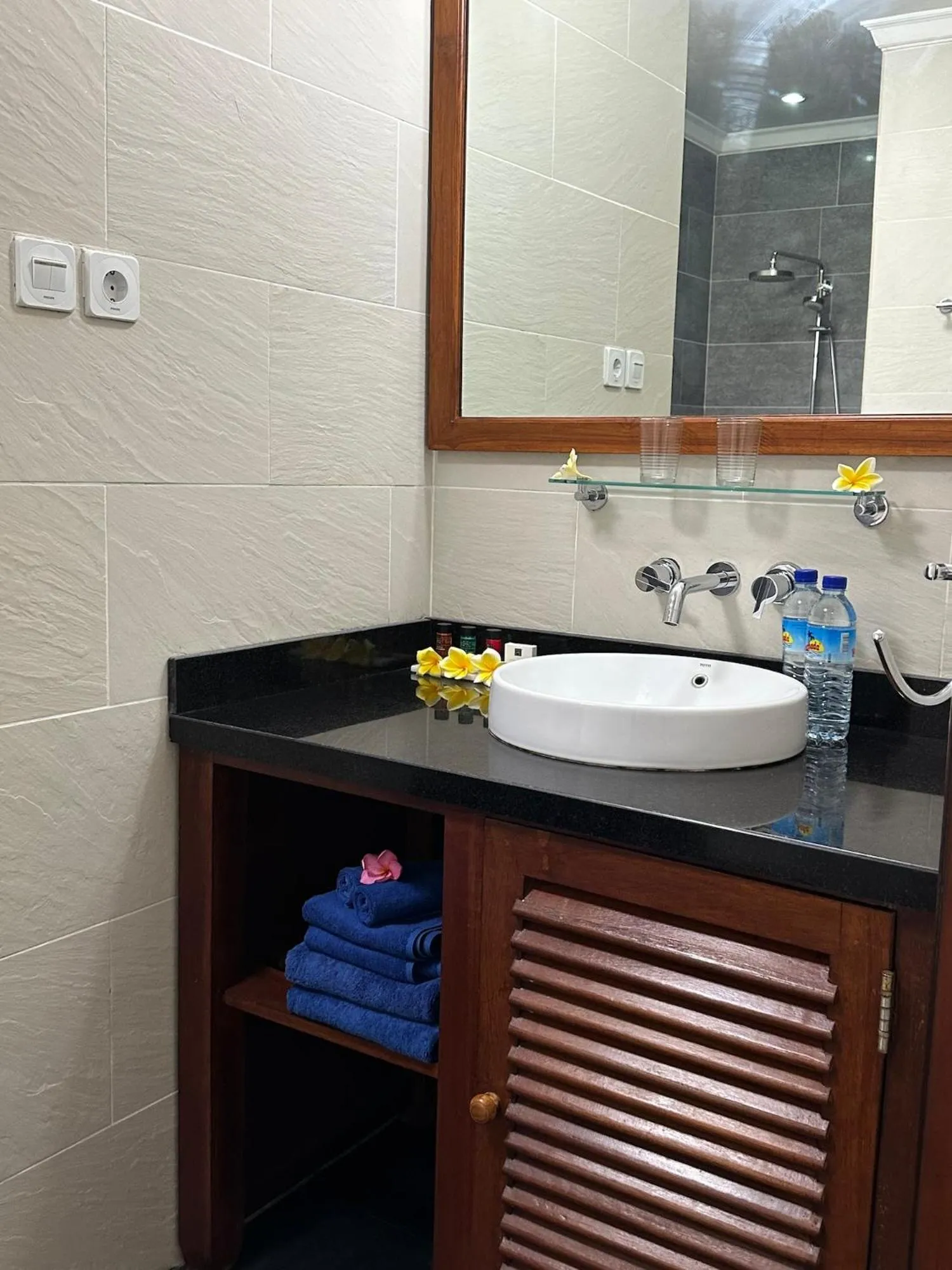 Bale Solah Lombok Holiday Resort