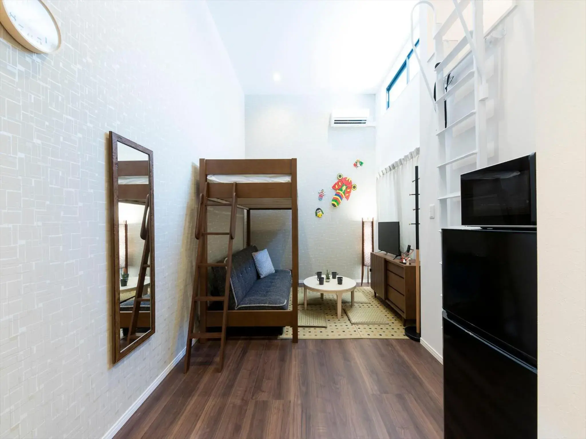 Living room, Bed in TRIP POD SUMIYOSHI A Living room, Bed in TRIP POD SUMIYOSHI A