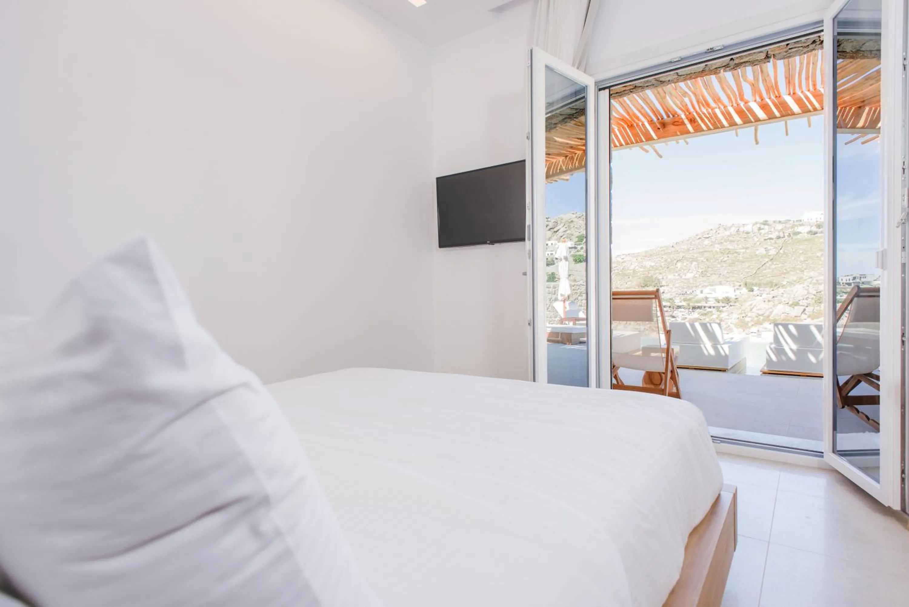 Photo of the whole room, Bed in Super Paradise Hotel