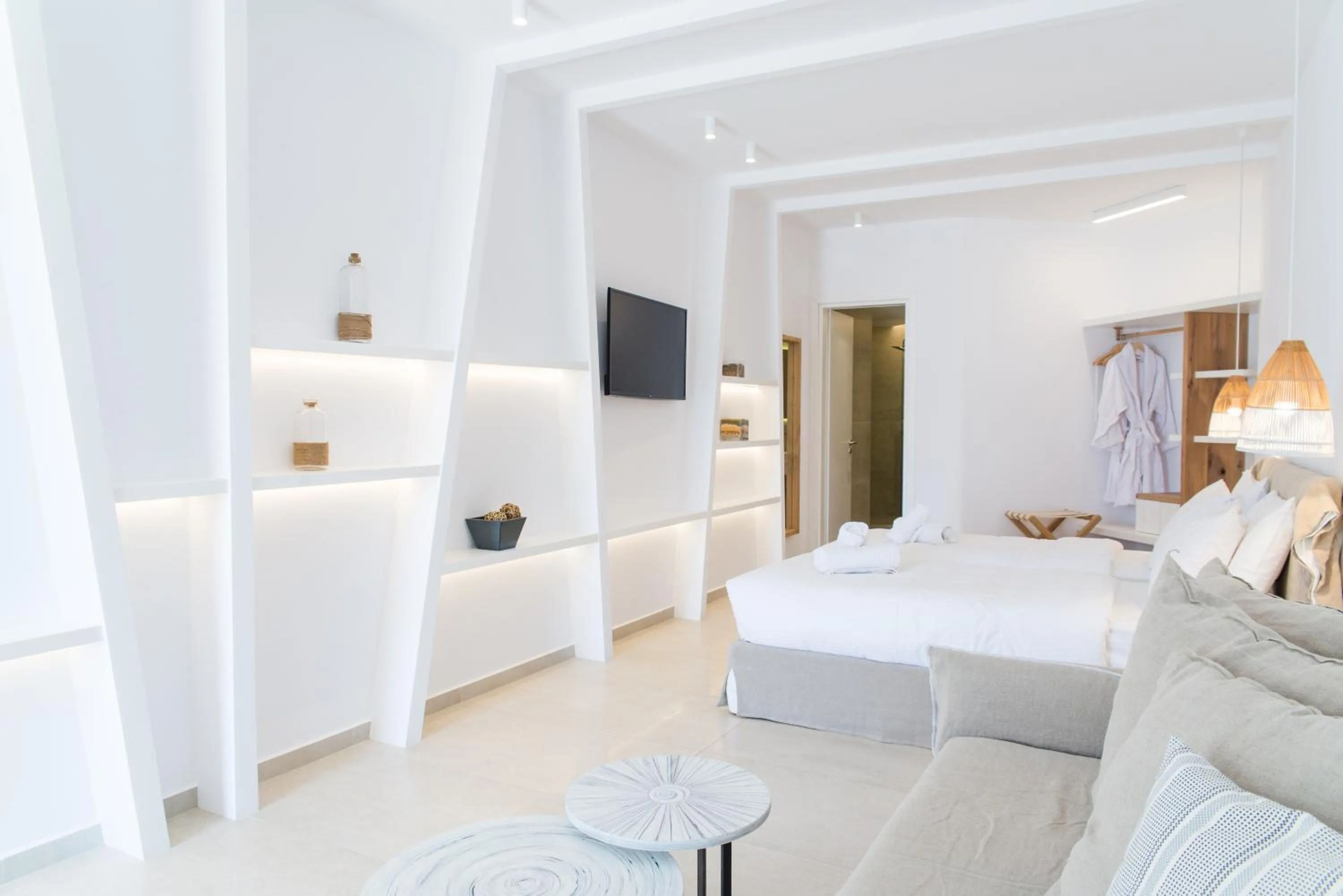 Photo of the whole room, Bed in Super Paradise Hotel