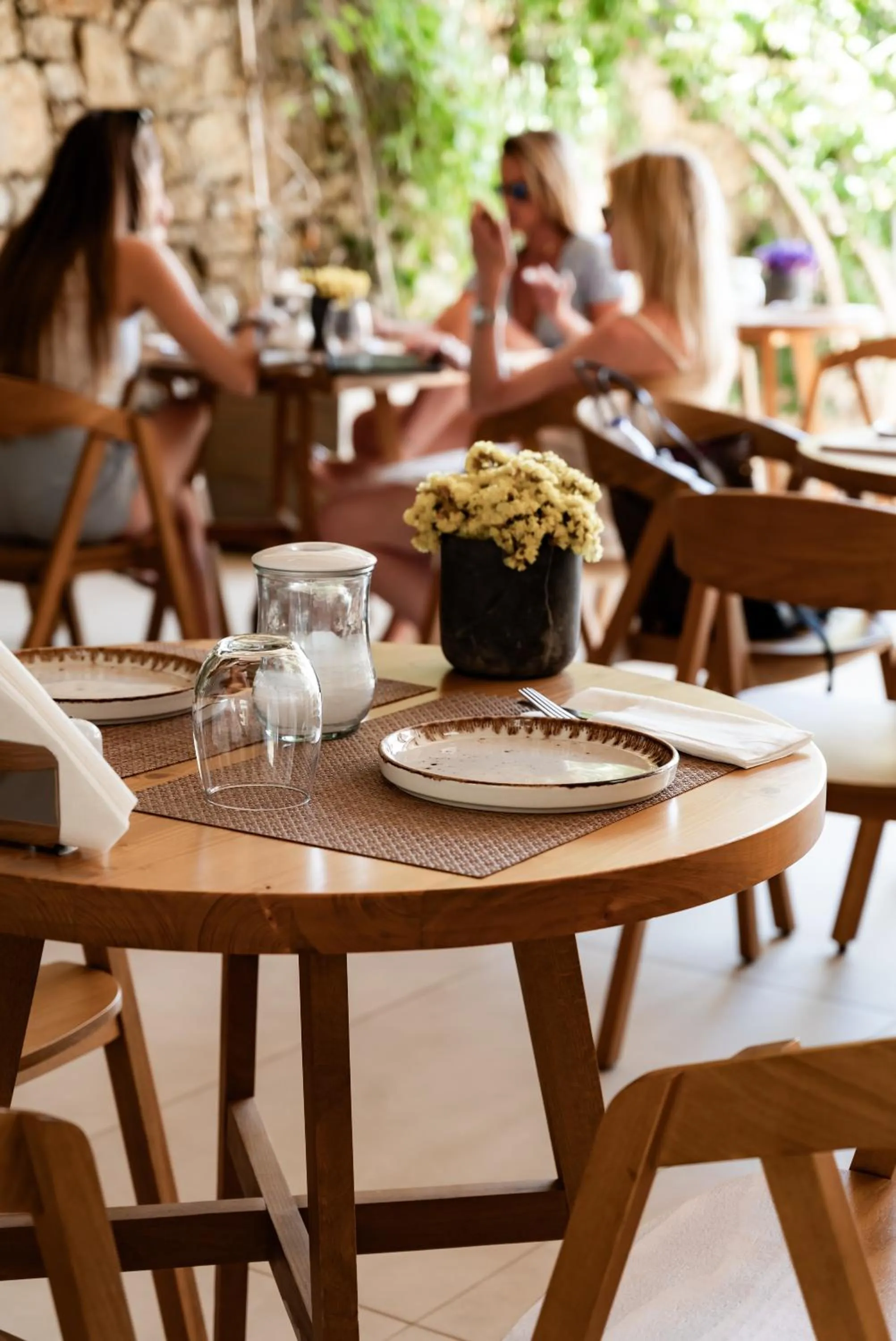 Restaurant/places to eat in Super Paradise Hotel