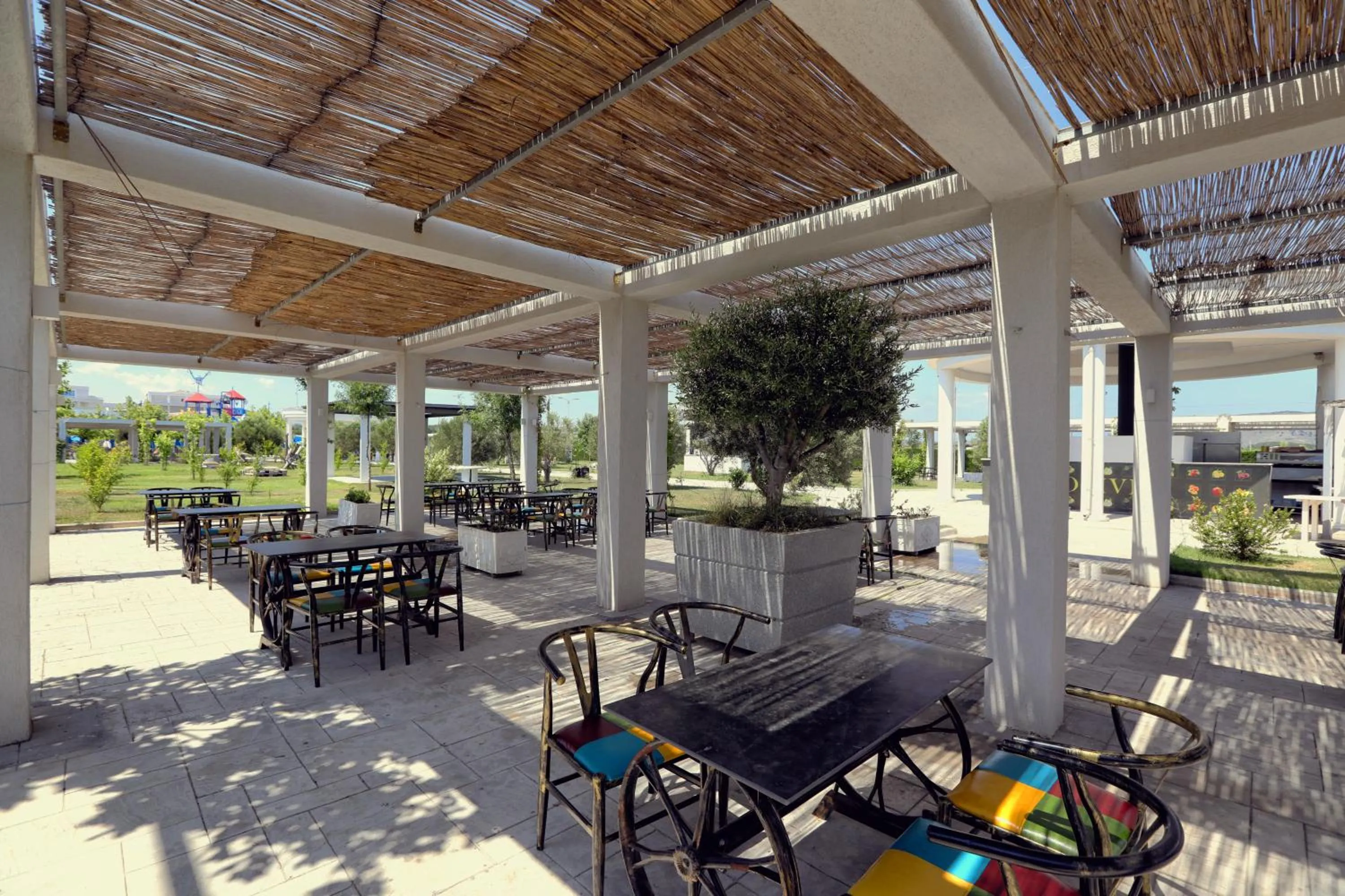 Restaurant/places to eat in Velipoja Grand Europa Resort, Affiliated by Melia
